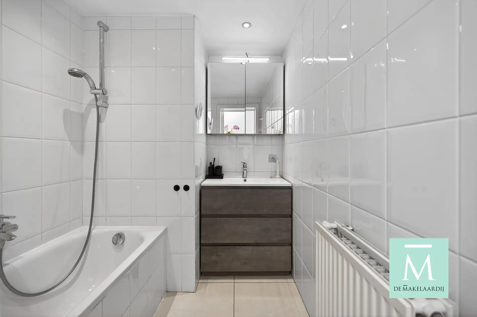 Instapklare woning met 3 slaapkamers en gezellig stadstuintje op toplocatie! foto 12