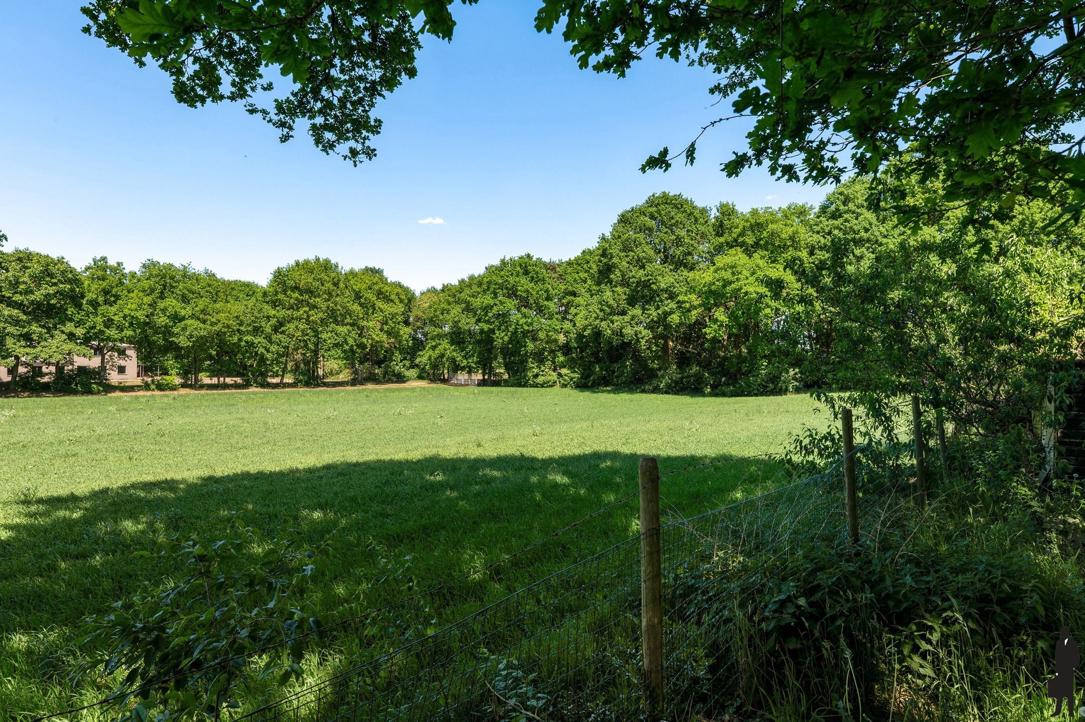 Uitzonderlijk gelegen villa nabij groen op grond van 2.785m² foto 27