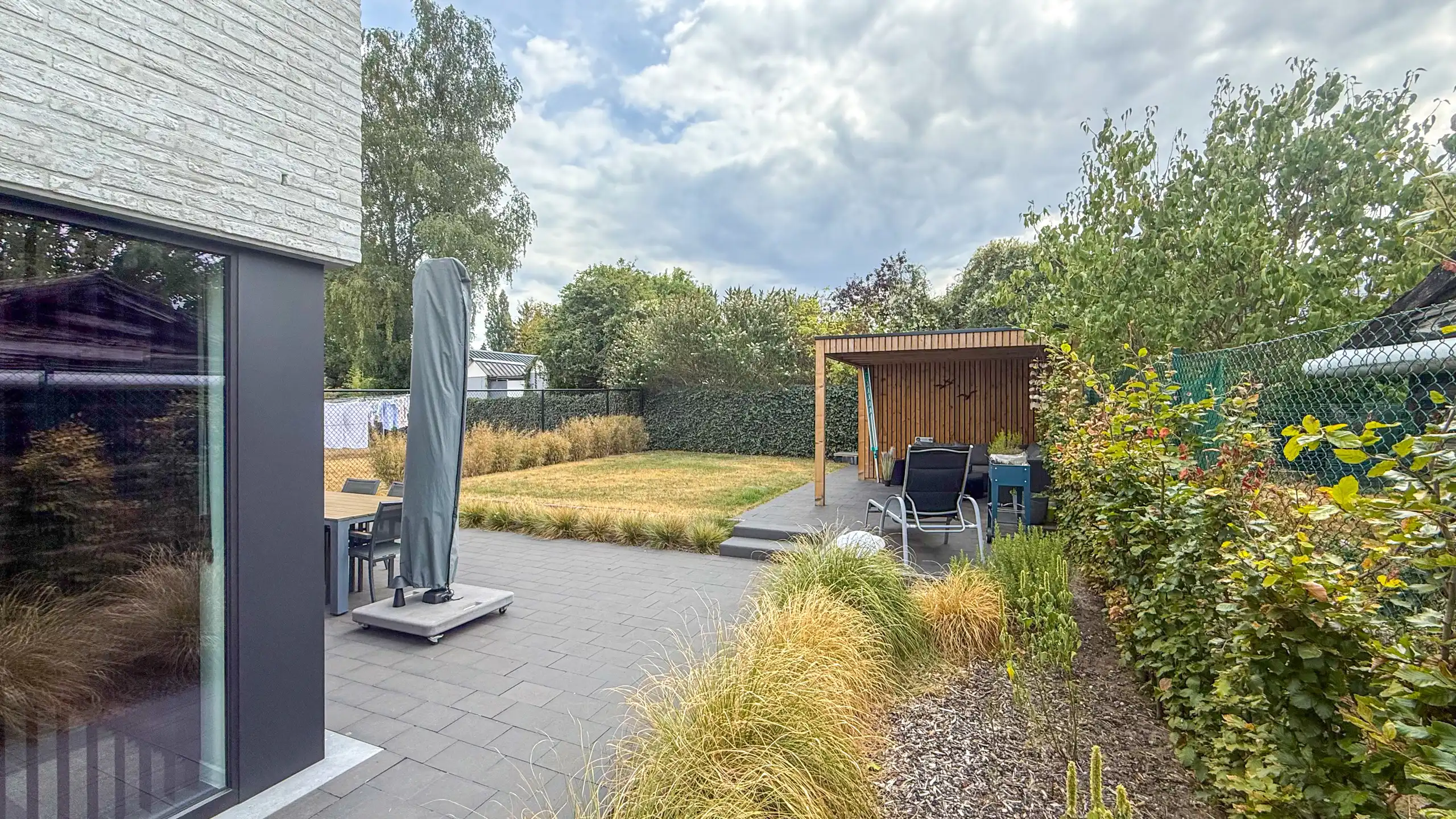 Moderne halfopen woning met 3 slpks en tuin! foto 39