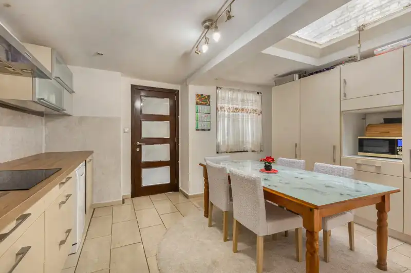 Instapklare ruime woning, topligging! foto 3