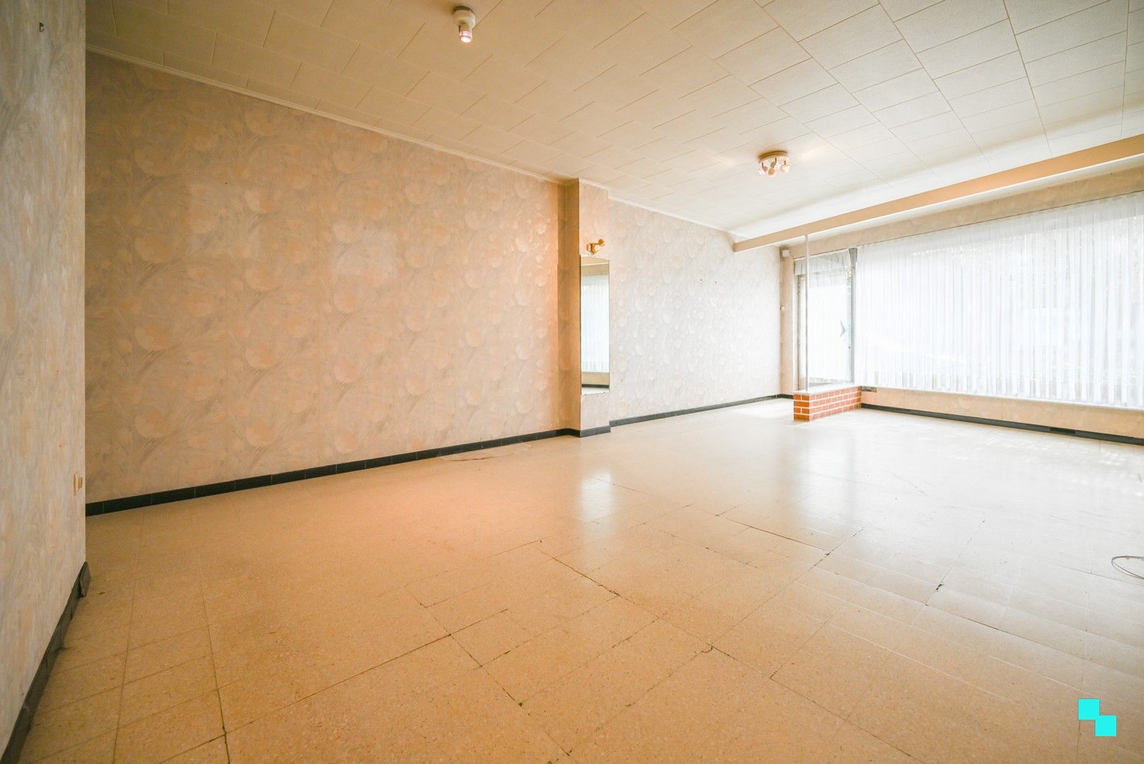Centraal gelegen woonst met drie slaapkamers te Izegem foto 6