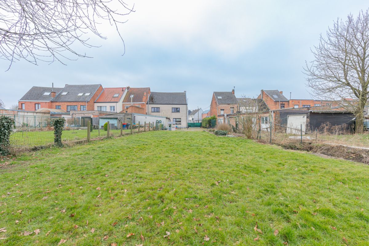 Half open bebouwing op 1.500m2. foto 17