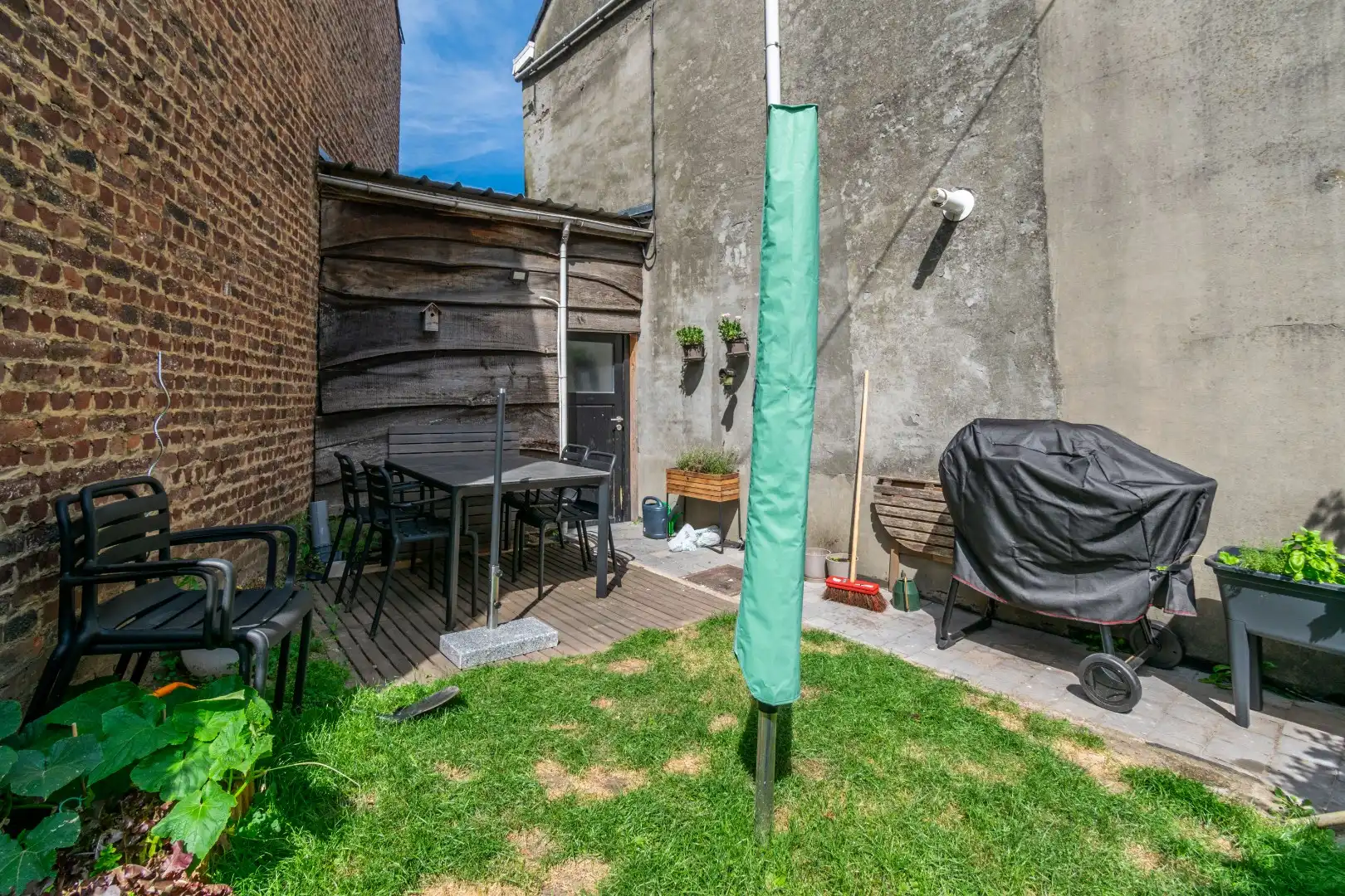 GERENOVEERDE WONING MET 2 SLP + BUREAU & TUIN! foto 12