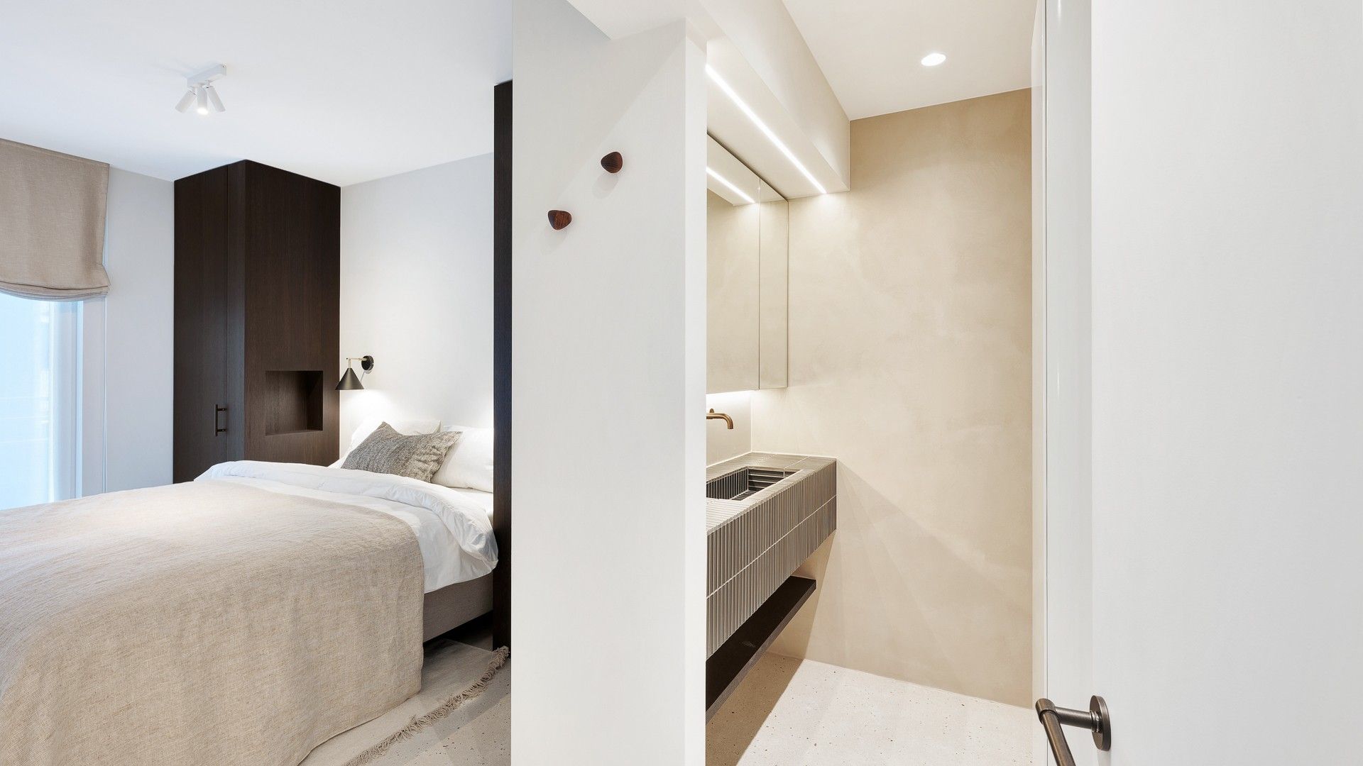 Prachtig 3 slaapkamerappartement Zeedijk-Het Zoute met frontaal zeezicht foto 17