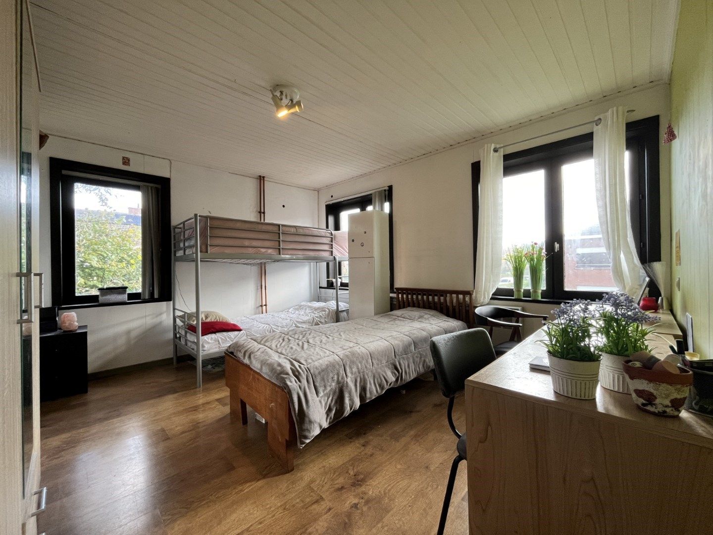 Halfopen 4-slpkr woning met tuin & garage foto 20