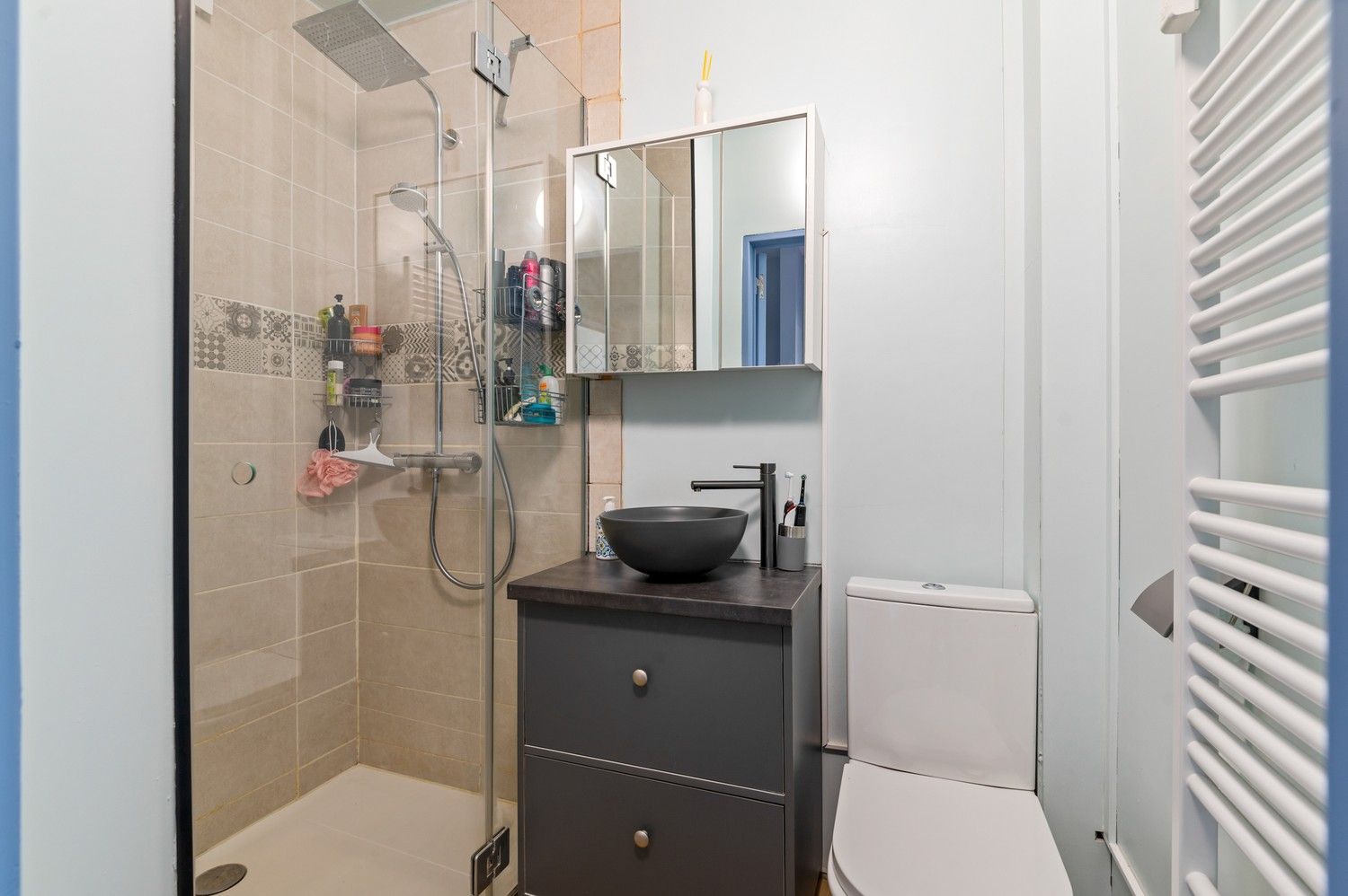 2 slaapkamer appartement met een terras in kleinschalig gebouw in Deurne! foto 16