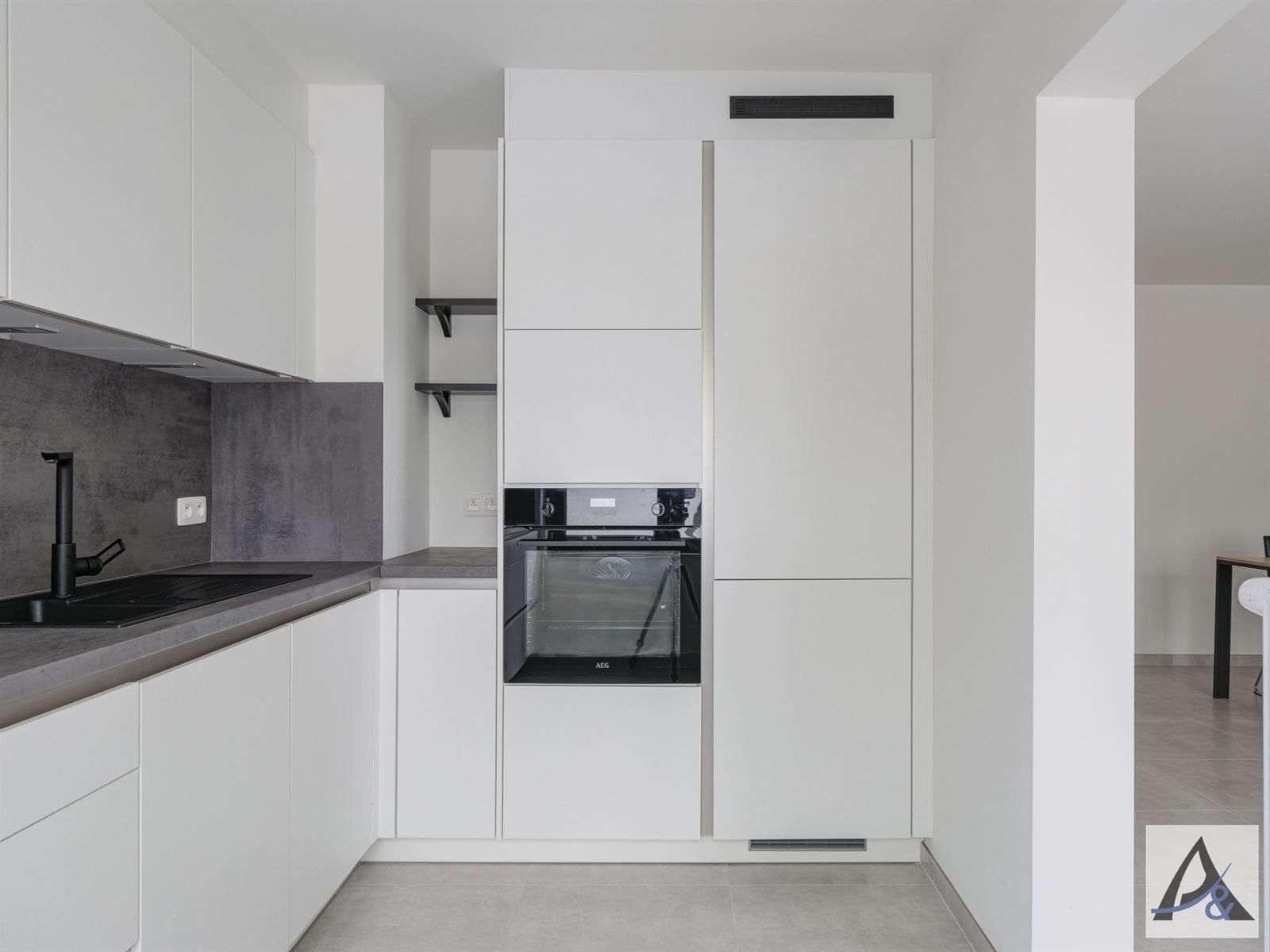 Instapklaar gelijkvloers appartement in hartje Bilzen met garage foto 13