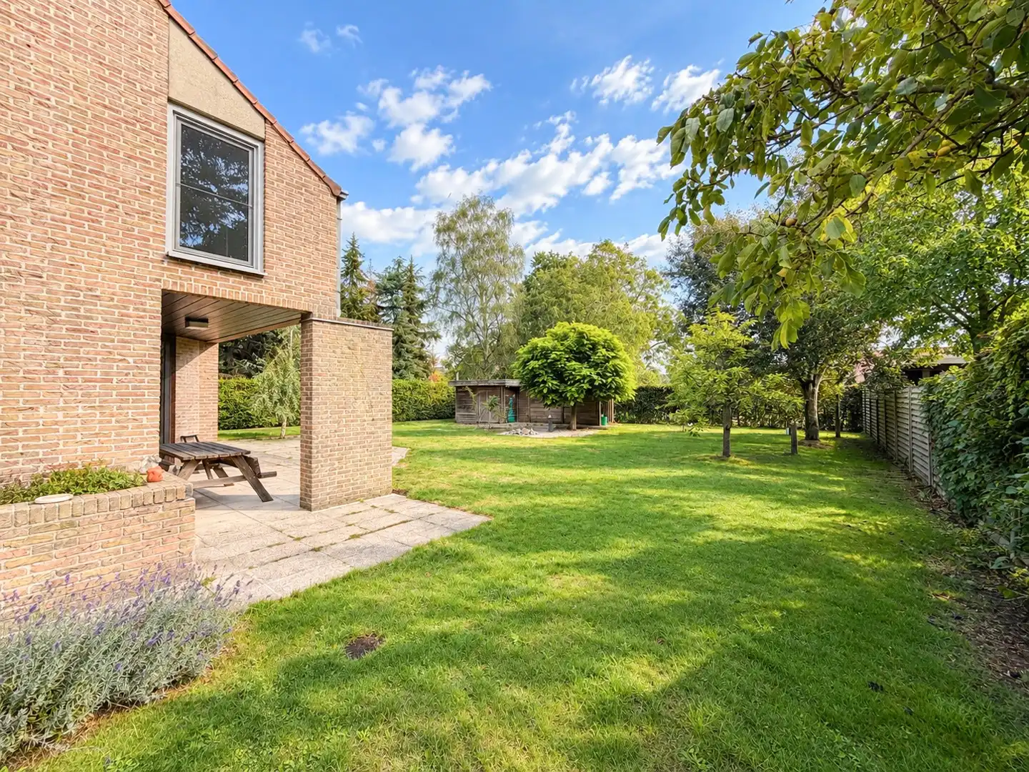 Ruime, lichtrijke en instapklare woning op een heerlijke locatie in Zomergem foto 5