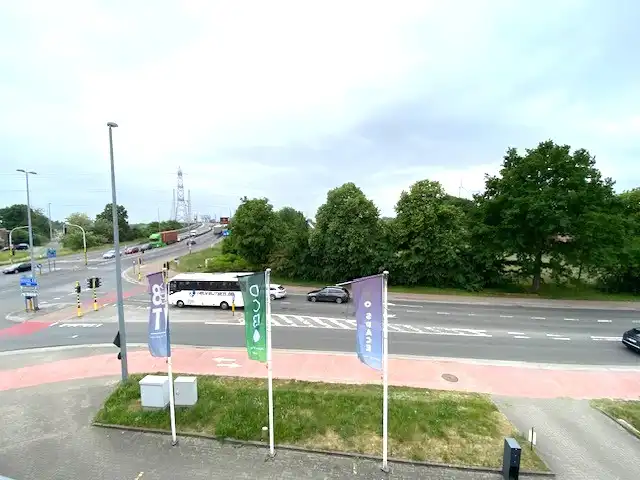 Instapklare kantoorruimte met gemeenschappelijke parking, nabij E313 foto 11