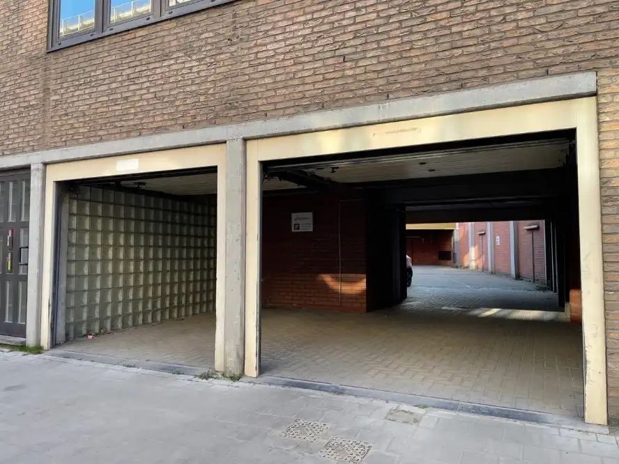 Ruim kantoorgebouw van meer dan 1.000 m² met interessant verhuurpotentieel in Gent foto 25