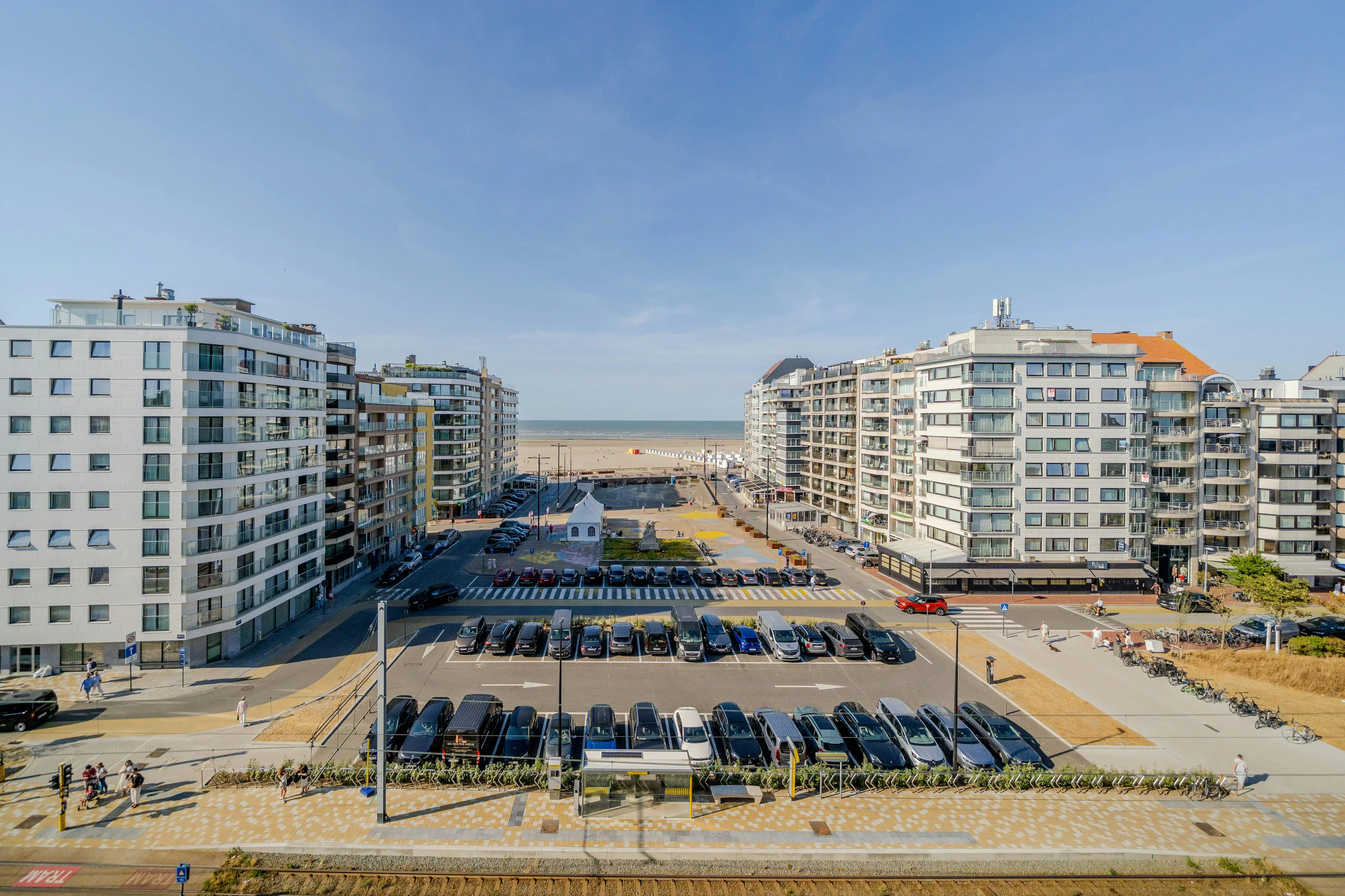 Luxe appartement te koop in de Heldentoren te Knokke-Heist foto 8