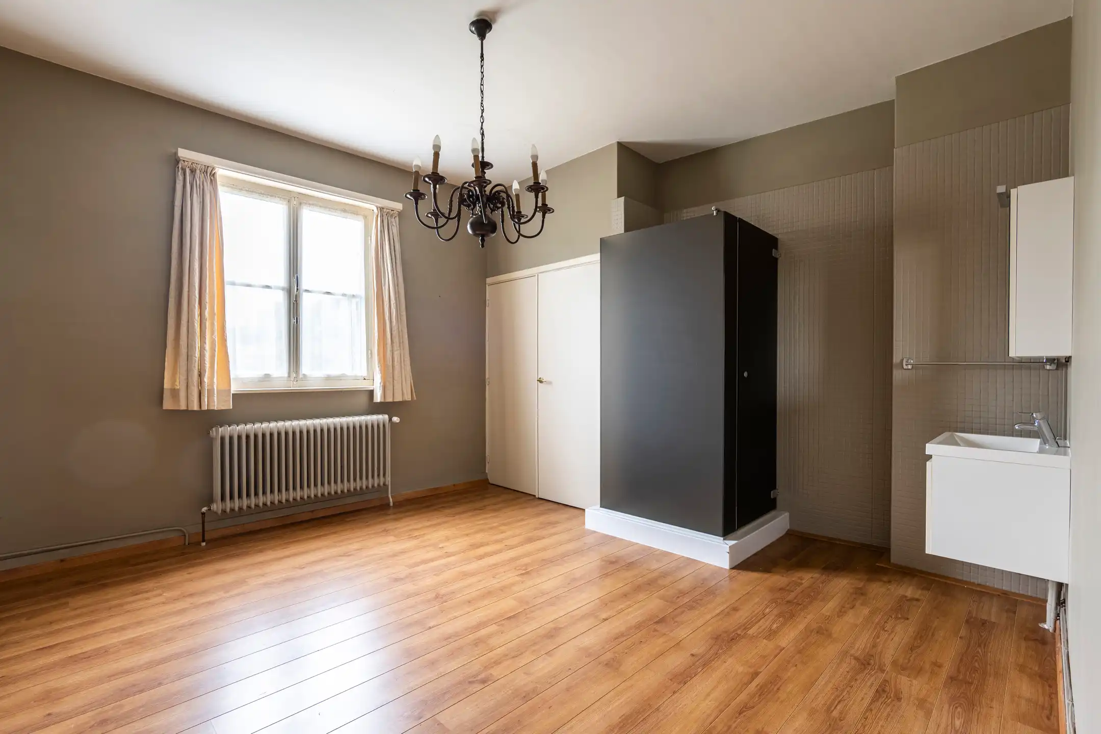 Ruime woning met 6 slpks en garage in centrum Beerse foto 25