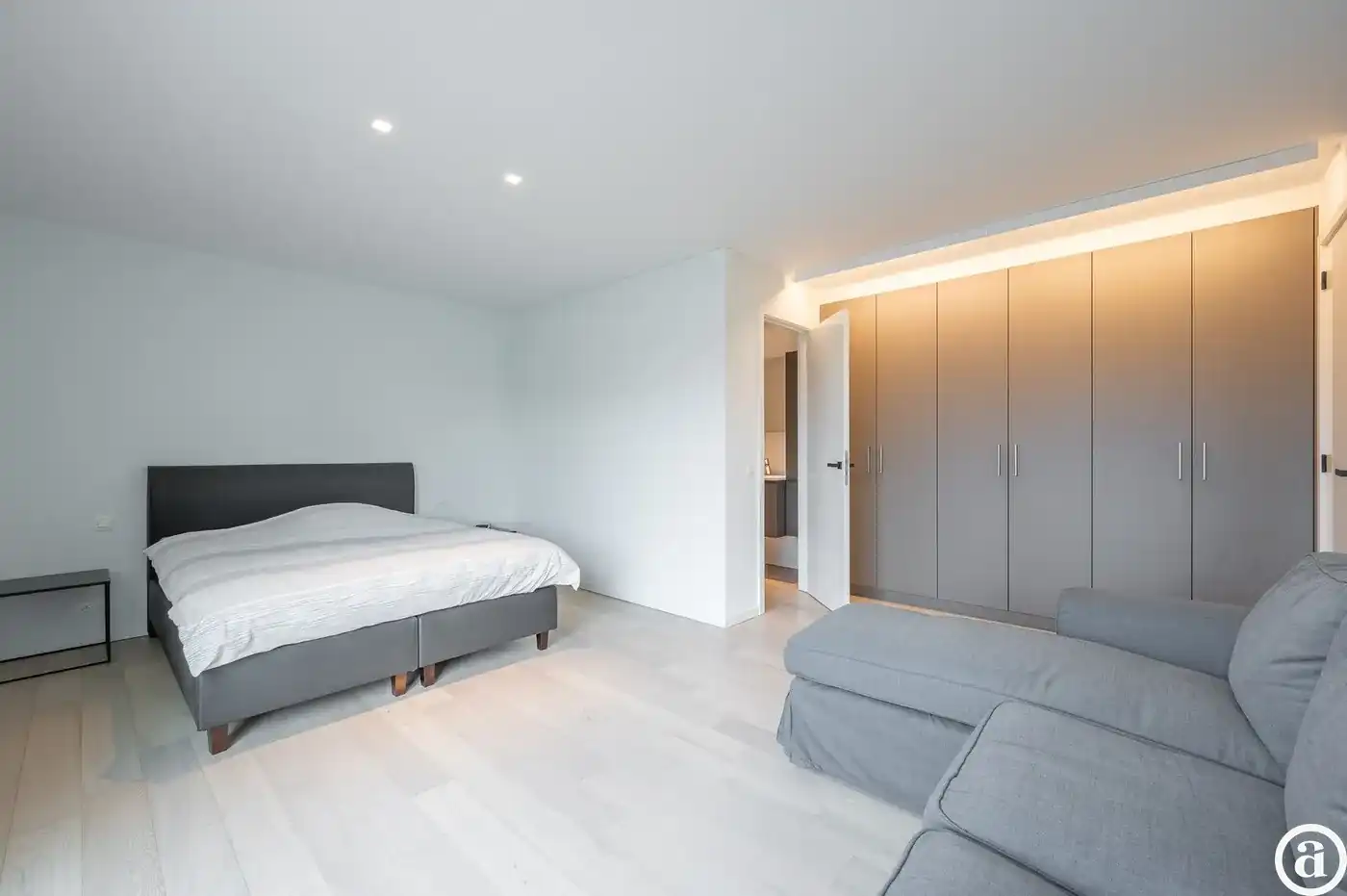 Recente alleenstaande villa centraal gelegen vlakbij het centrum van Knokke. foto 18