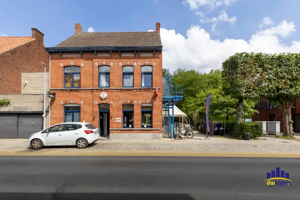 Instapklaar eetcafé met groot terras over te nemen in Deerlijk foto {{pictureIndex}}