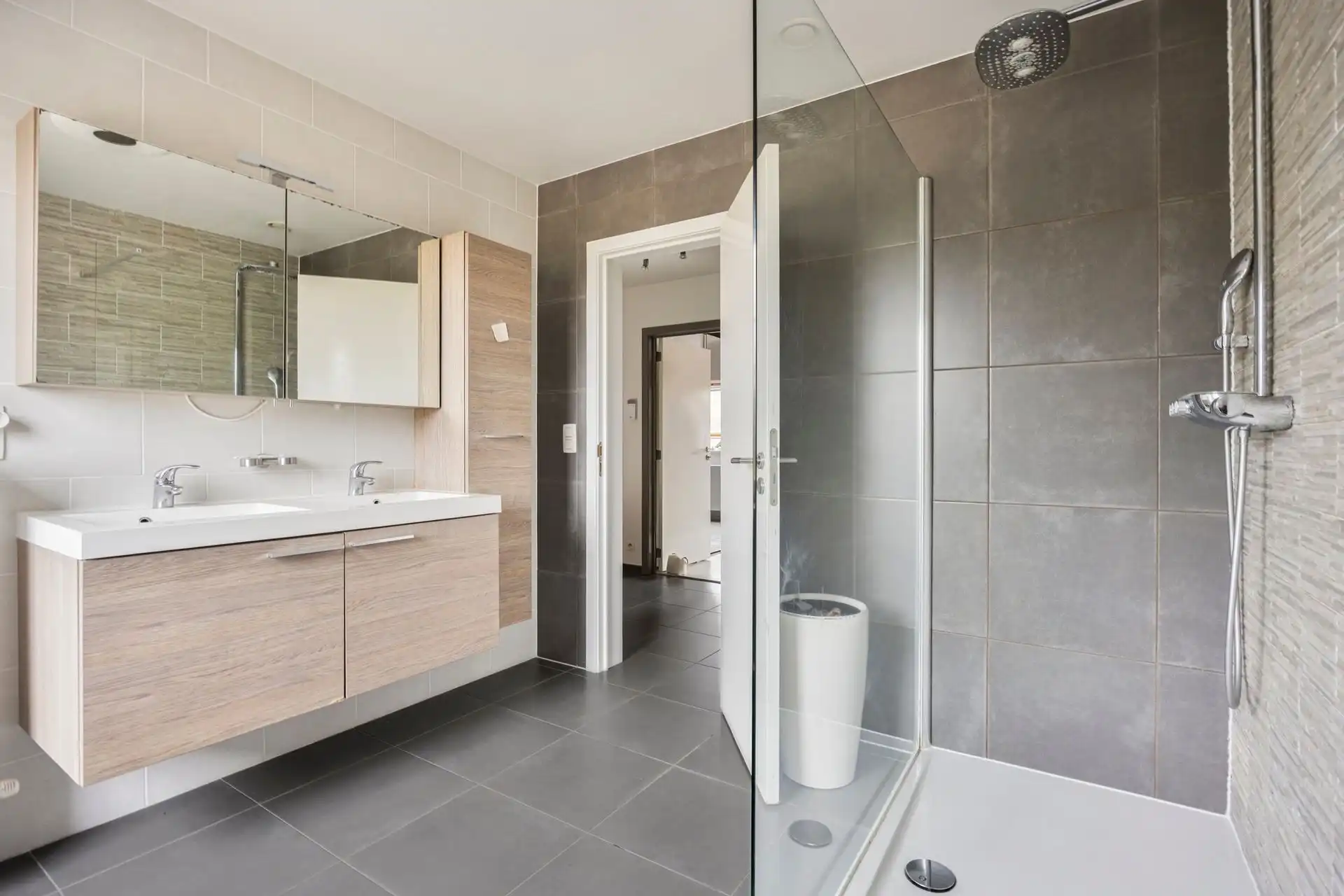 Charmante 2-gevel woning in perfecte staat foto 18