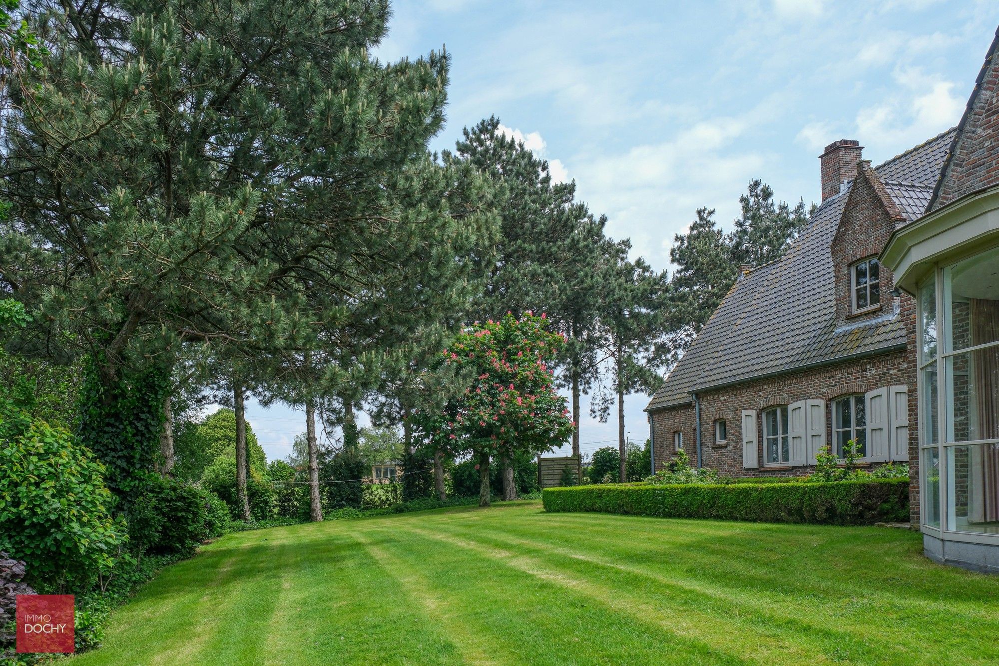 Landelijk gelegen standingvolle VILLA met toegangsweg foto 13