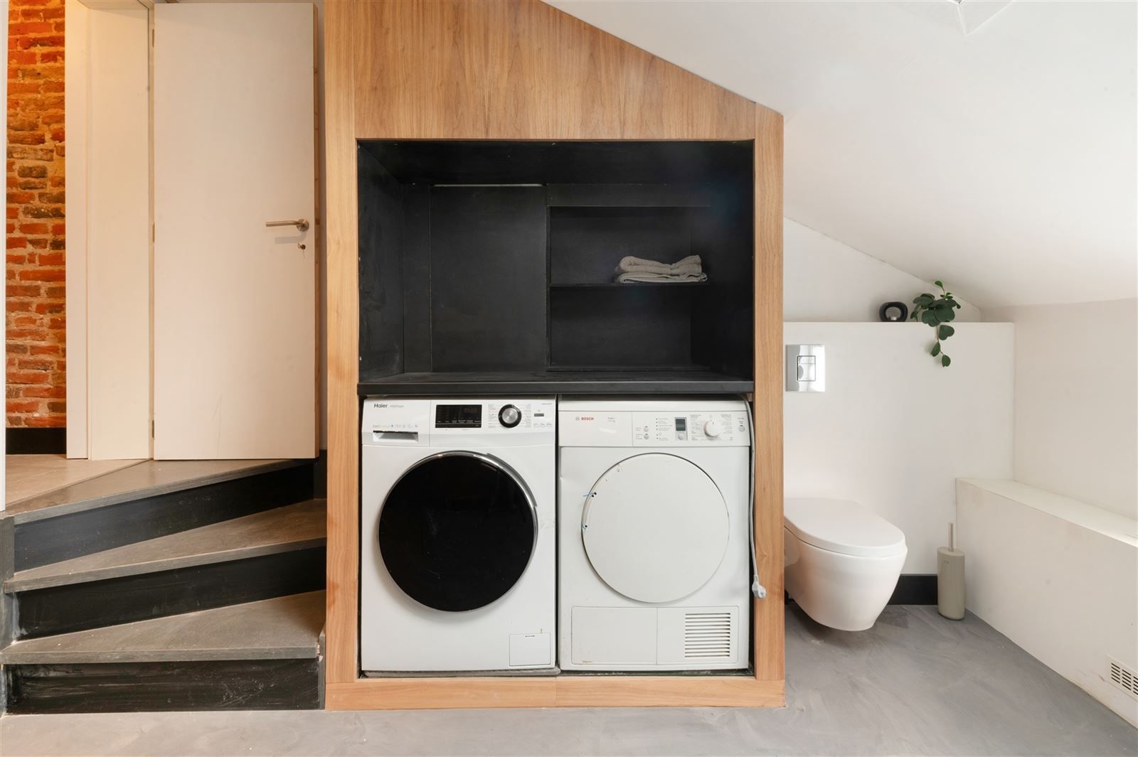 Instapklare rijwoning met stadskoer foto 12