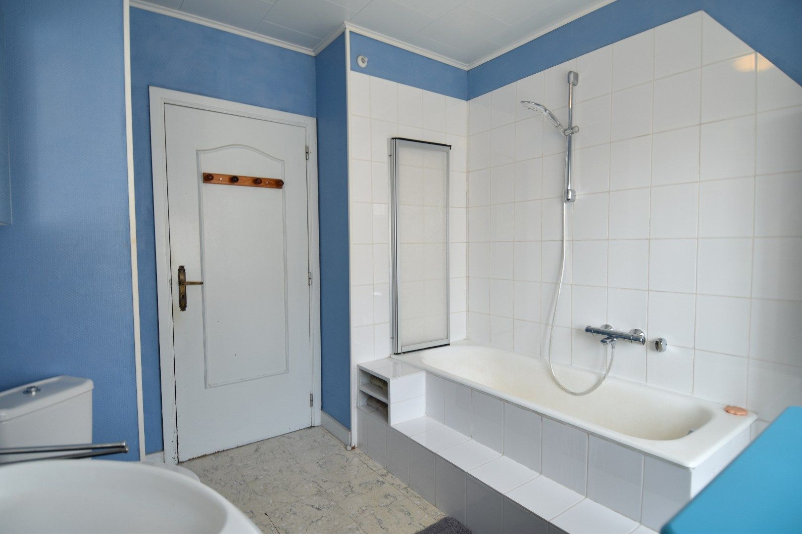 Vrijstaande woning met 3 slaapkamers, garage en tuin te koop in Wevelgem foto 9