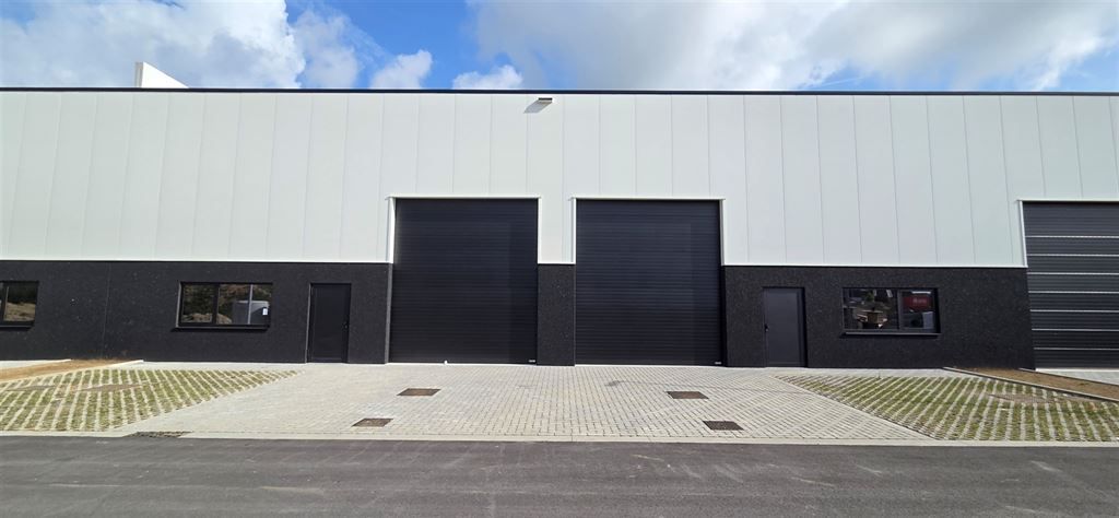 Goedgelegen nieuwbouwunit foto {{pictureIndex}}