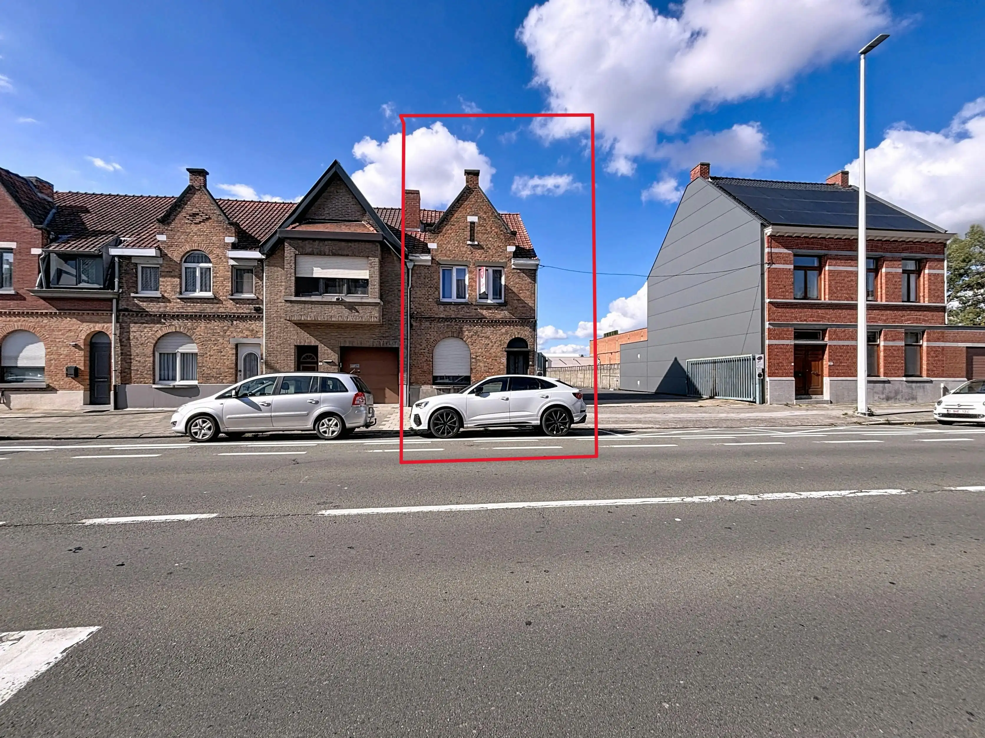 Hoofdfoto van de publicatie: Te renoveren woning te koop in Kortrijk!