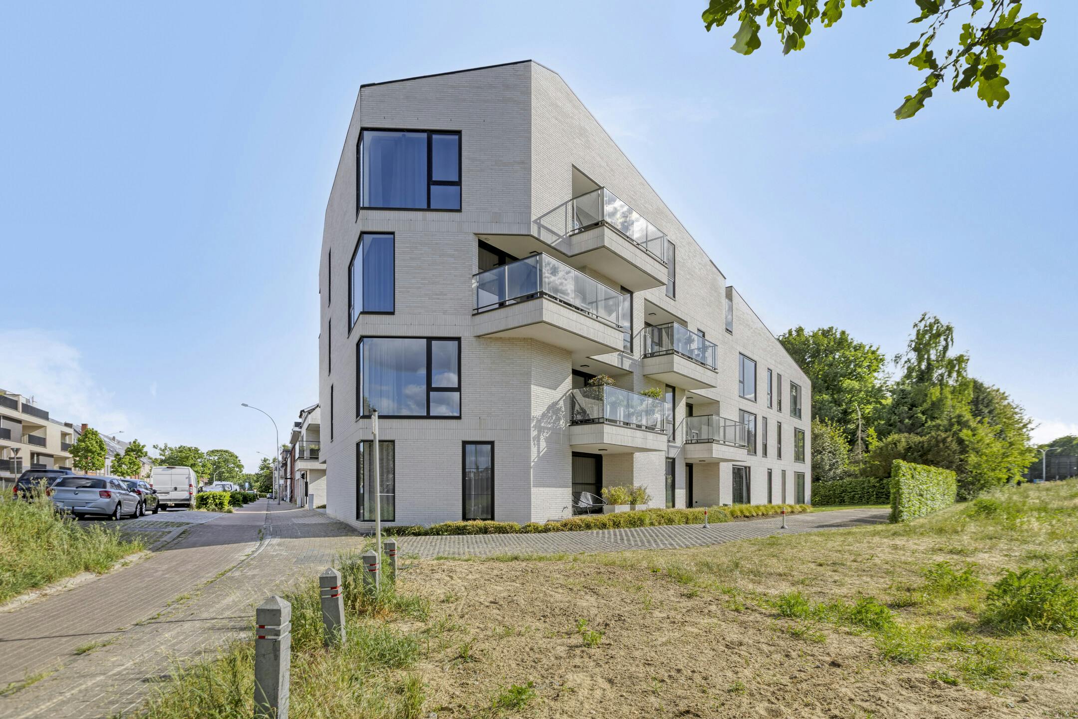 Lichtrijk & Luxueus gelijkvoersappartement in Genk foto 26