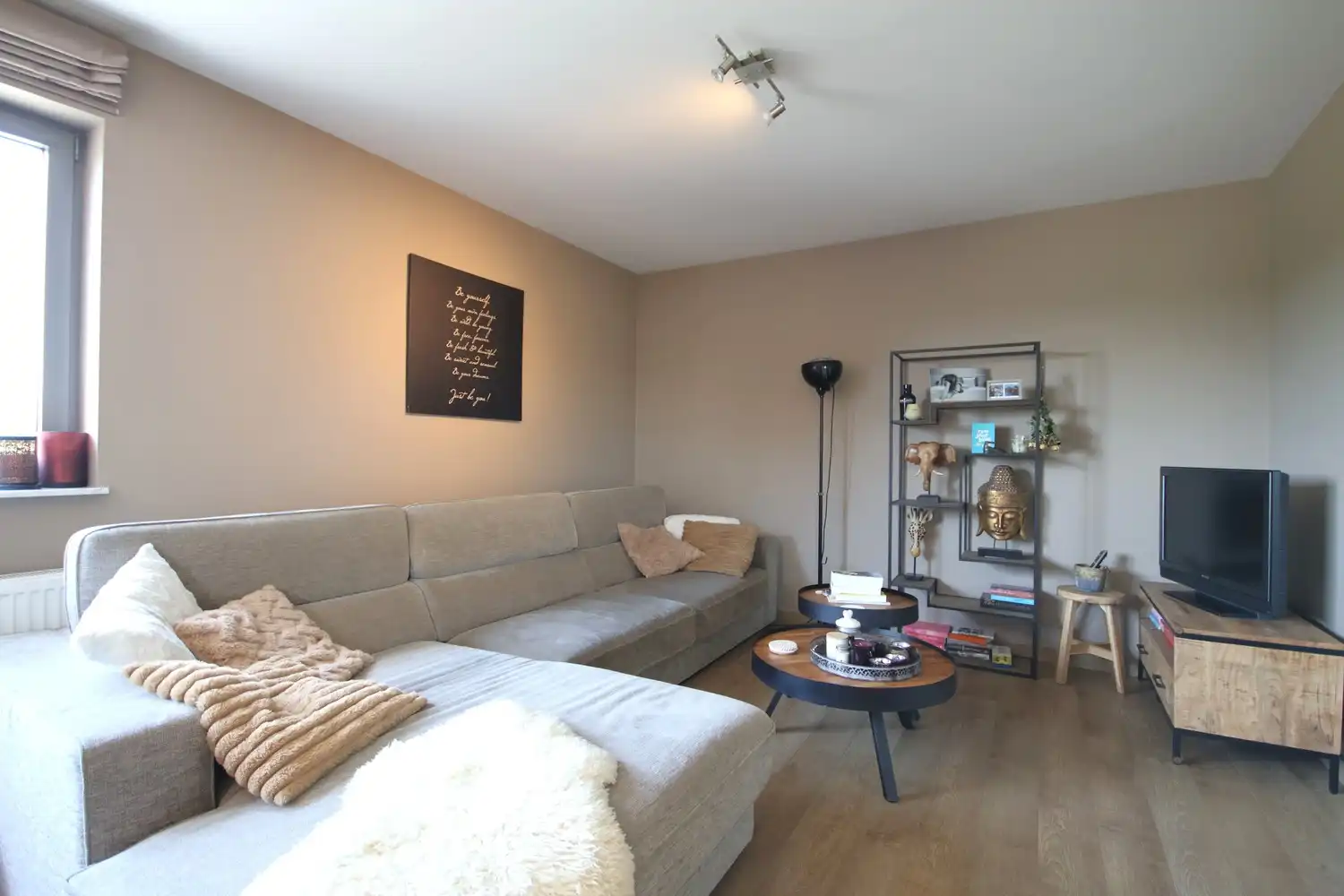 Zeer ruim duplexappartement met 3 slaapkamers in een groene omgeving foto 12