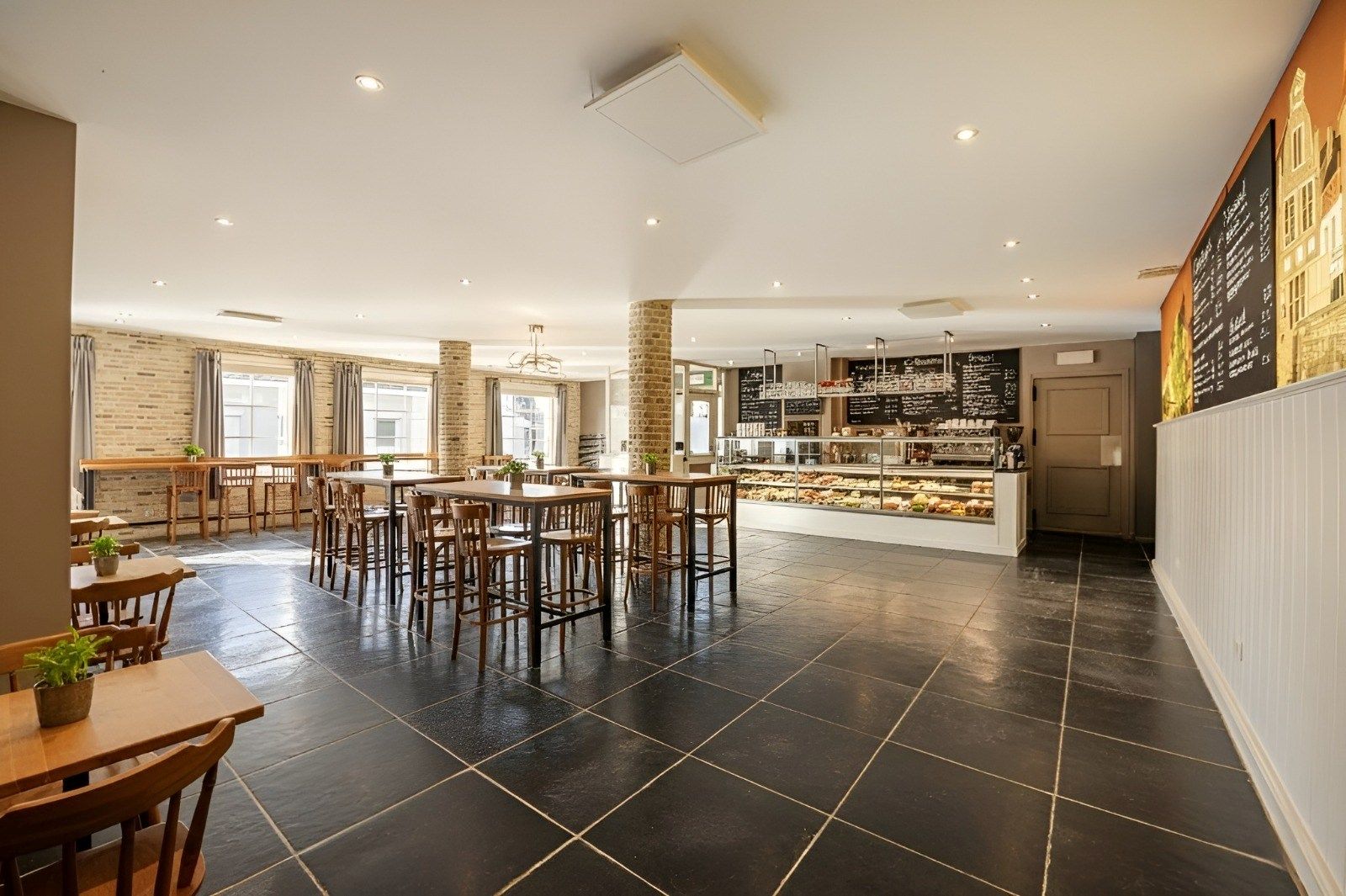 INSTAPKLAAR HANDELSHUIS (2009) OP GUNSTIGE LOCATIE!!!  foto 8