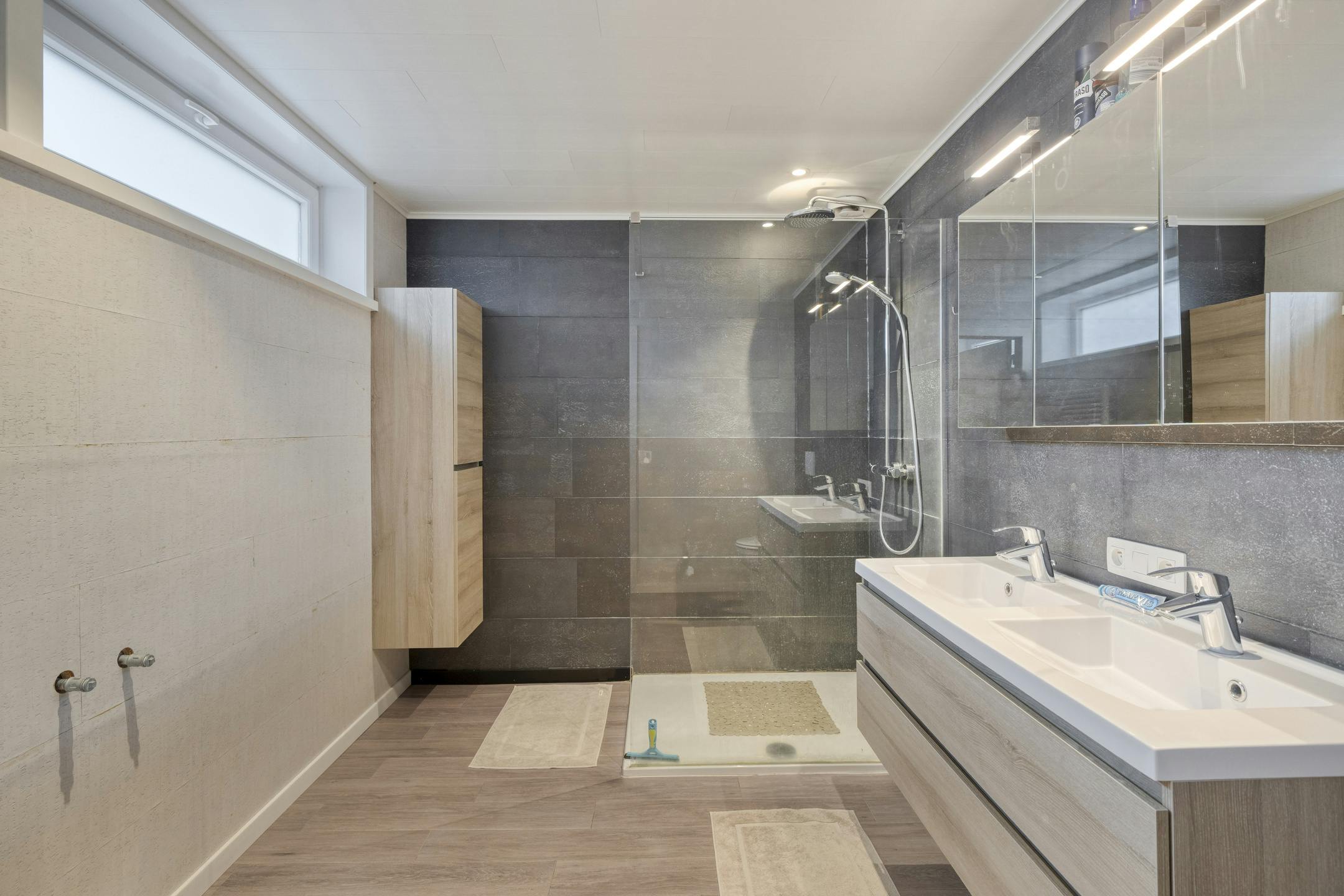 Instapklaar huis te koop in Ligywijk met twee kamers foto 22