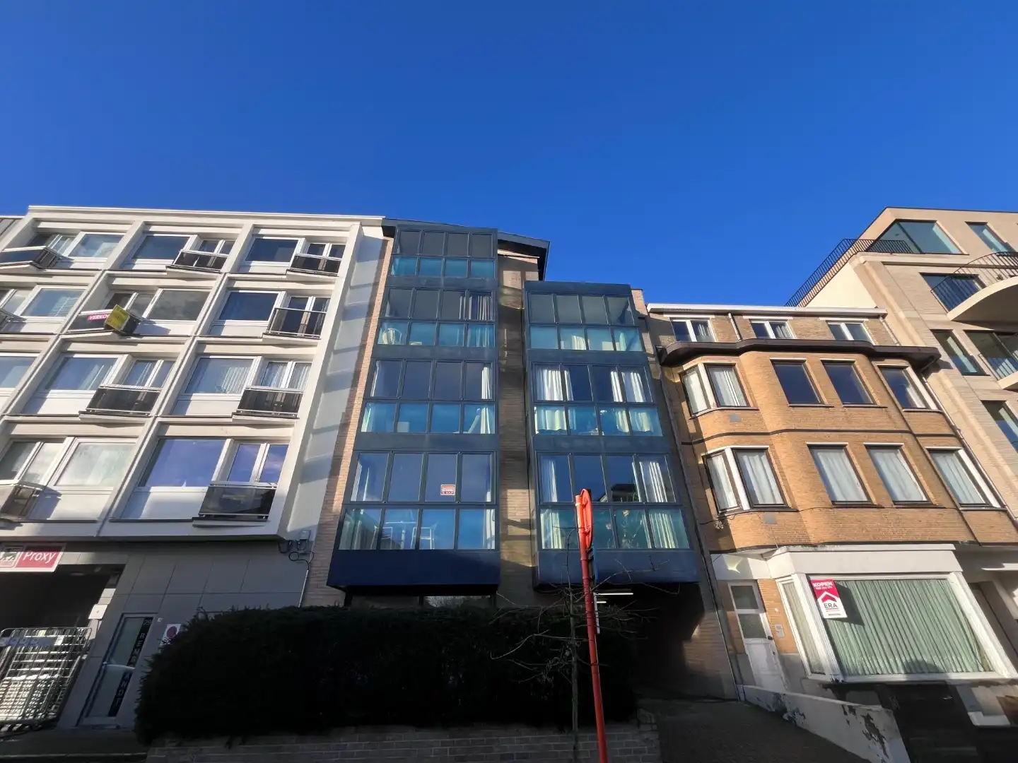 Instapklaar twee slaapkamer appartement op 500m van zee, EPC label B foto 11