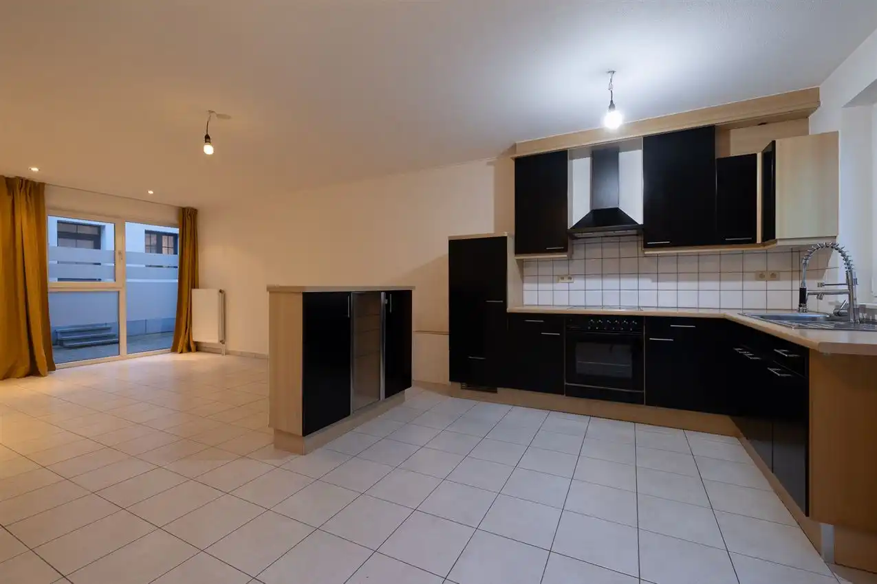 Stadswoning met vier slpk, garage te midden van centrum foto 4