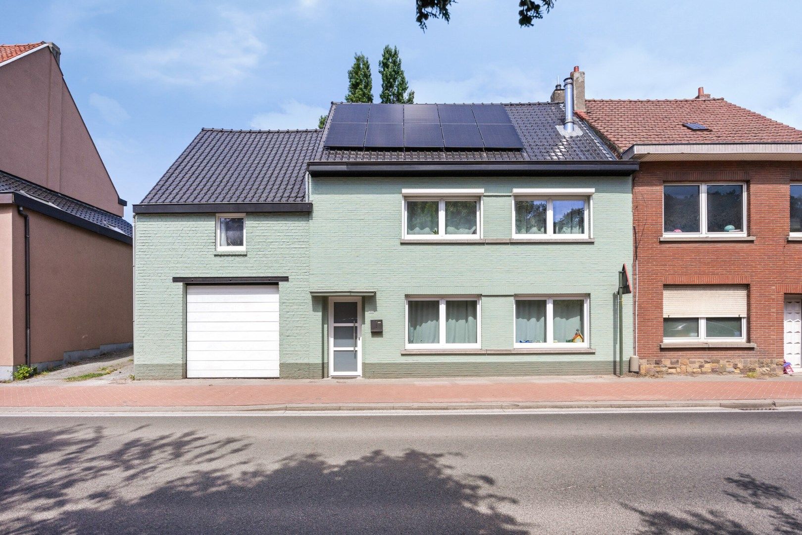 Hoofdfoto van de publicatie: Gerenoveerde woning 3/4 kamers + garage 1652 ALSEMBERG (BEERSEL)