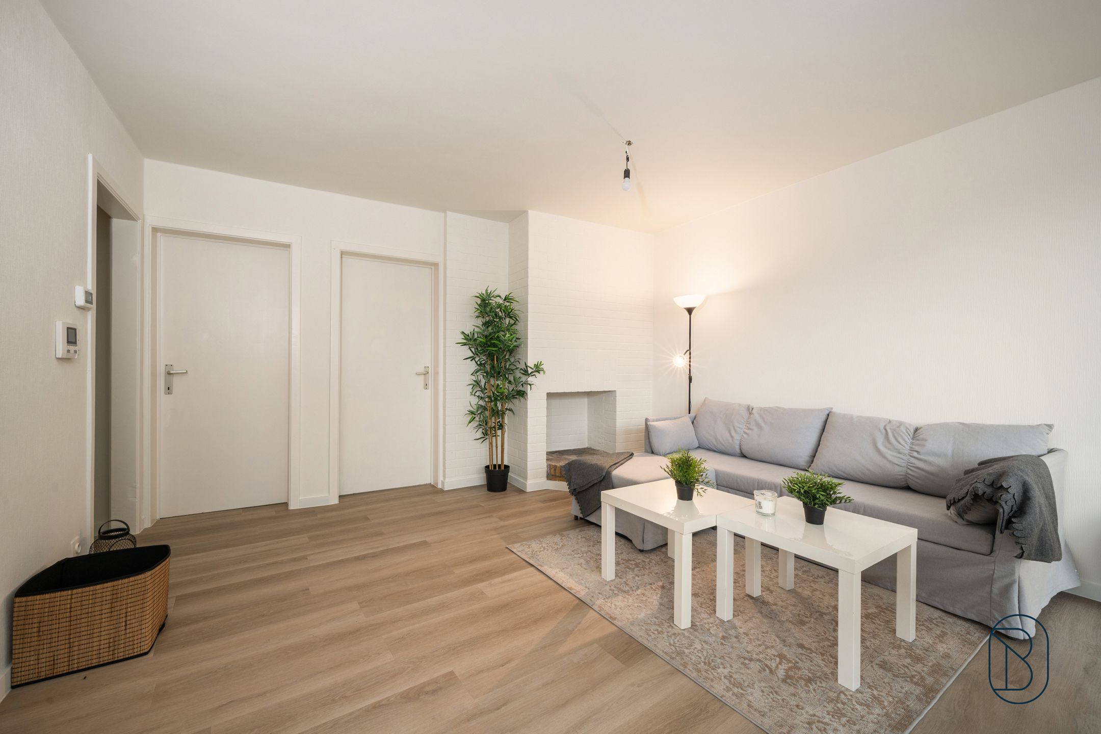 Volledig gerenoveerd appartement met 2 slk in Harelbeke foto 4