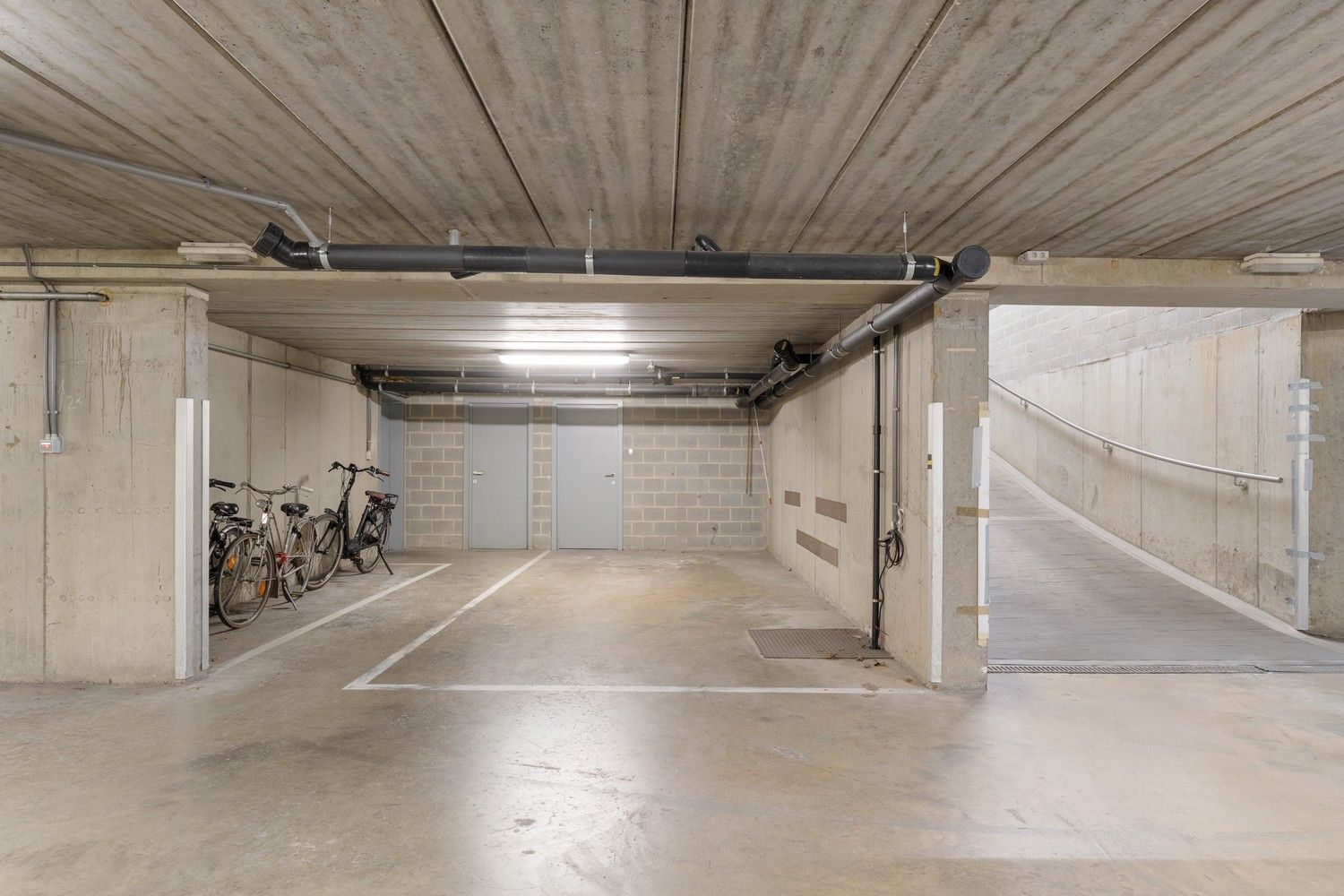 Diepenbeek centrum: Appartement met 2 slaapkamers, 2 terrassen, ruime berging en autostaanplaats in de kelder foto 17