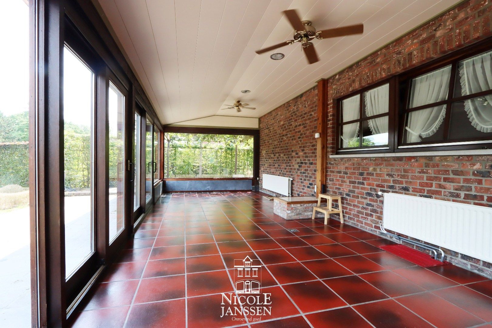 Ruime woning met grote kelder  foto 11