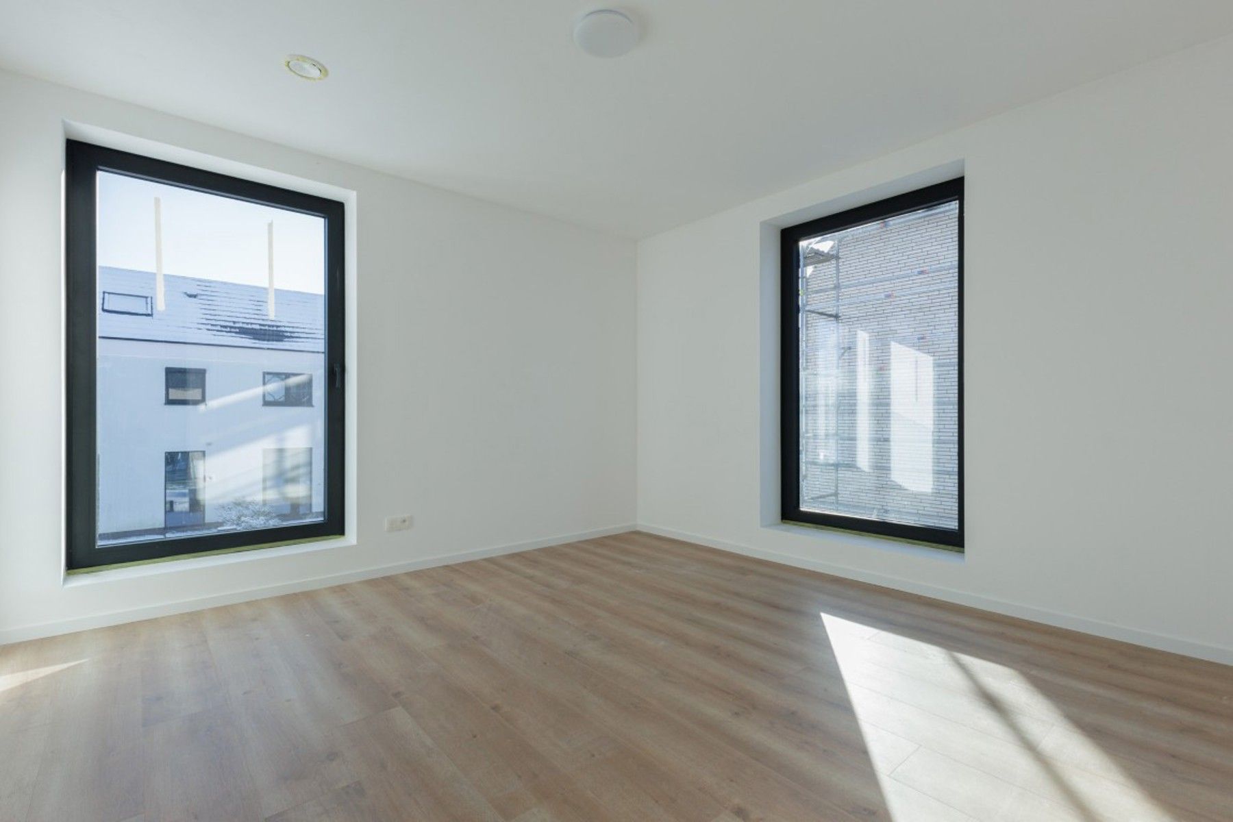 Ruime nieuwbouwwoning foto 15