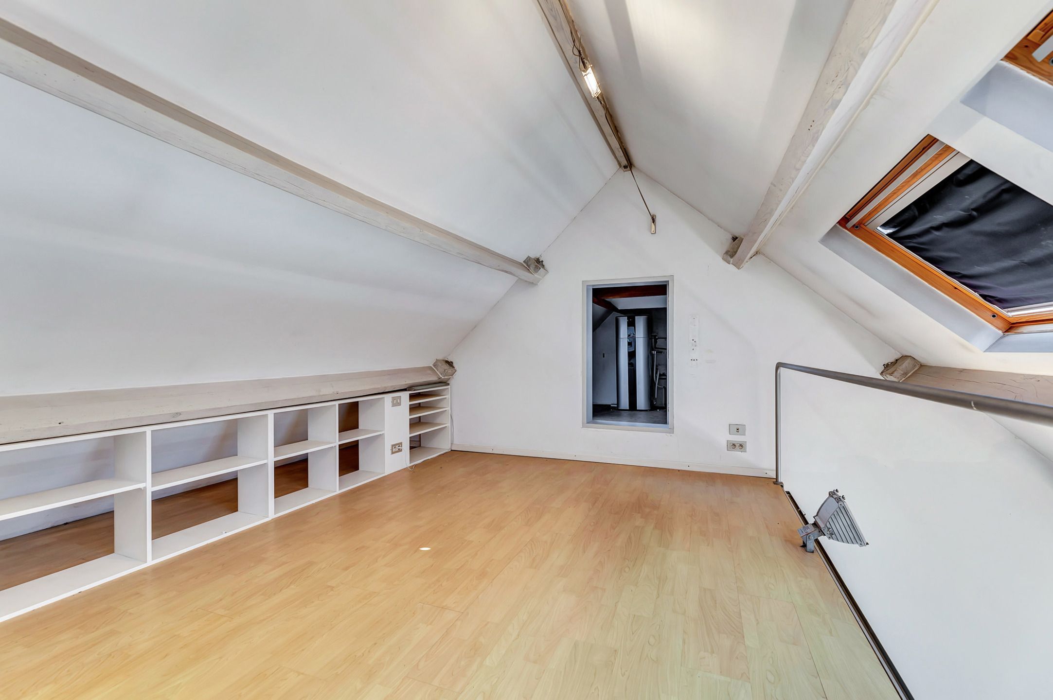 Instapklare woning met garage en tuin nabij station foto 19