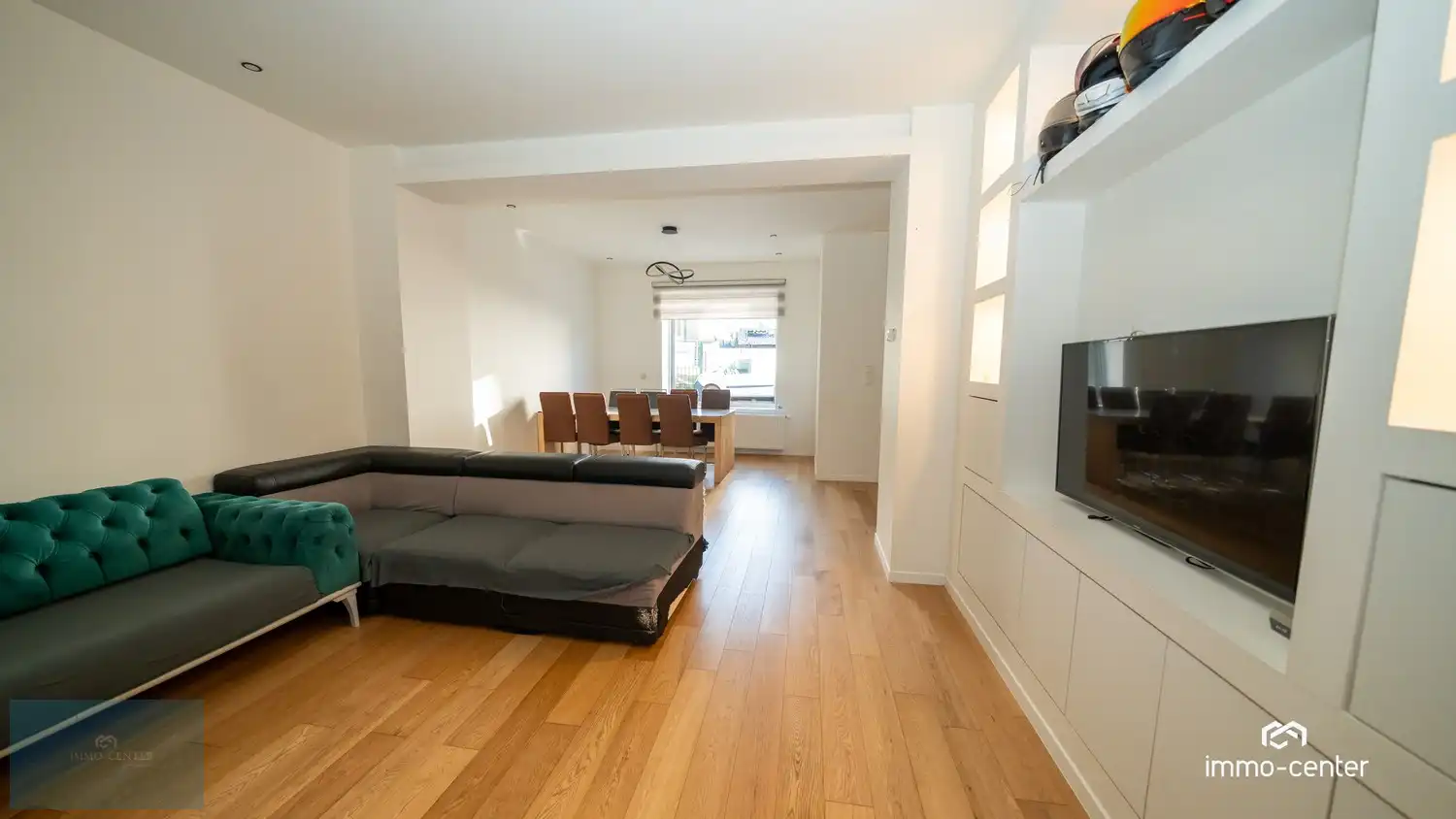 🏡 Gerenoveerde gezinswoning met tuin in Genk – EPC.   C foto 4