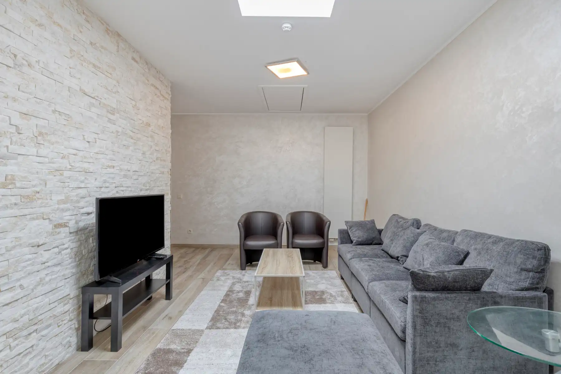 Gerenoveerd 1-slaapkamerappartement in centrum Vilvoorde foto 2
