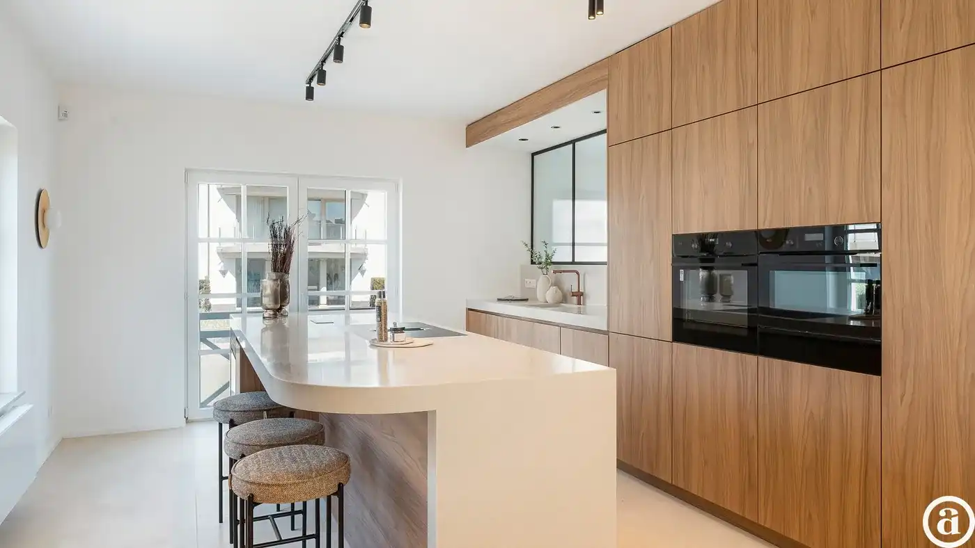 Exclusief gerenoveerde villa op een absolute toplocatie foto 25