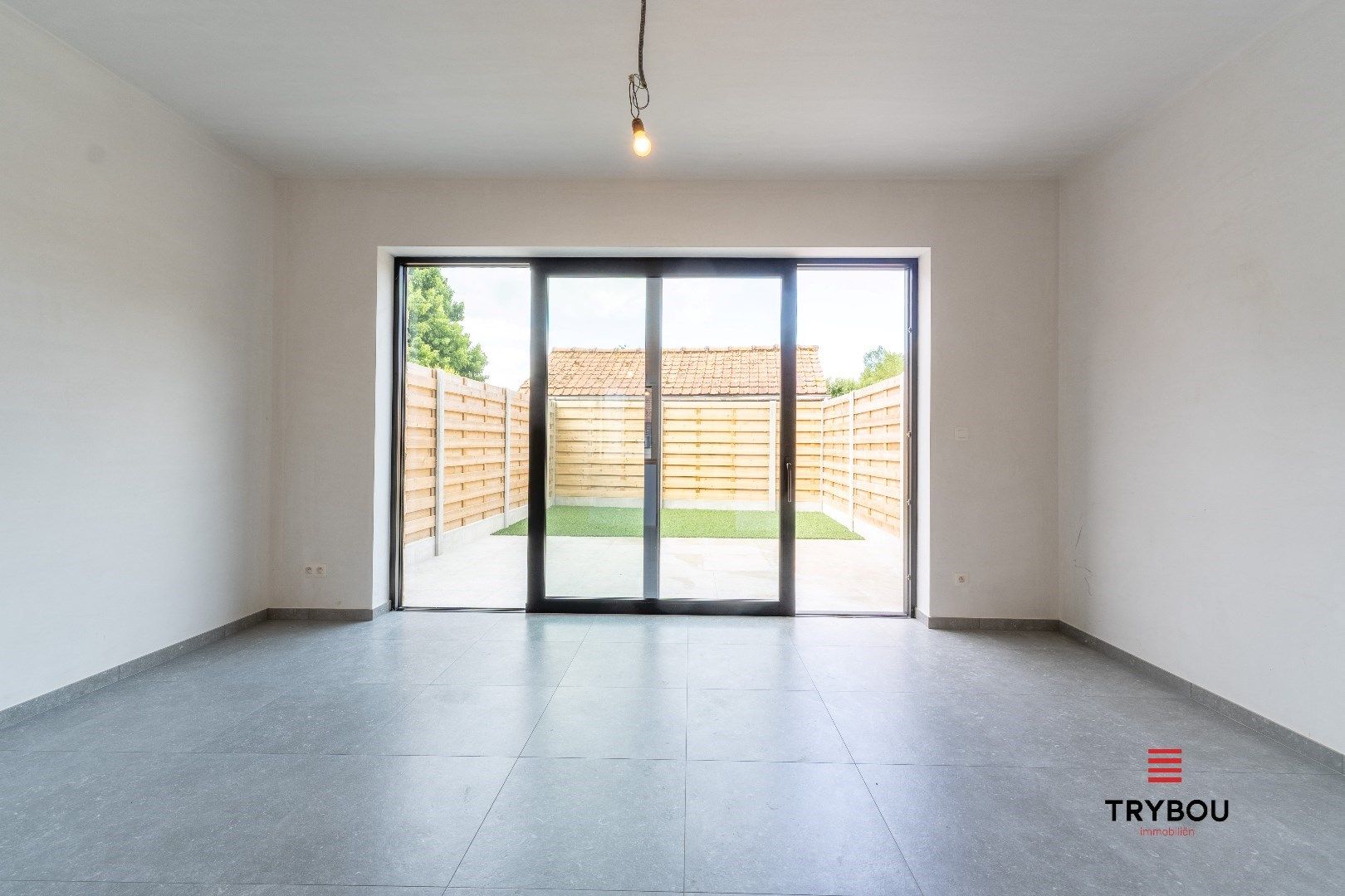 Instapklare gezinswoning in hartje Merkem met 4 slaapkamers en zonnige tuin foto 12