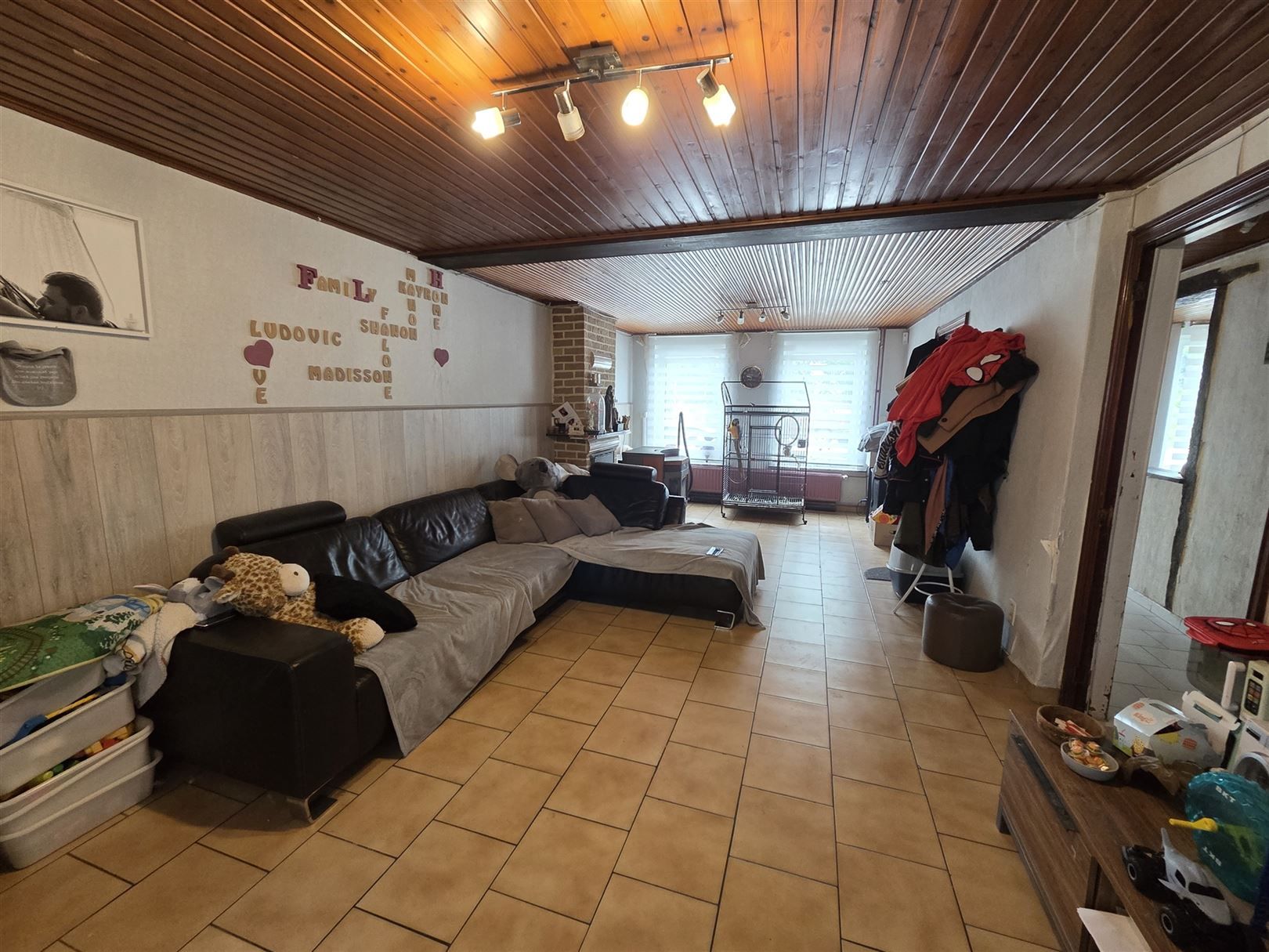 Woning met 5 slaapkamers in Frasnes-les-Anvaing foto 2