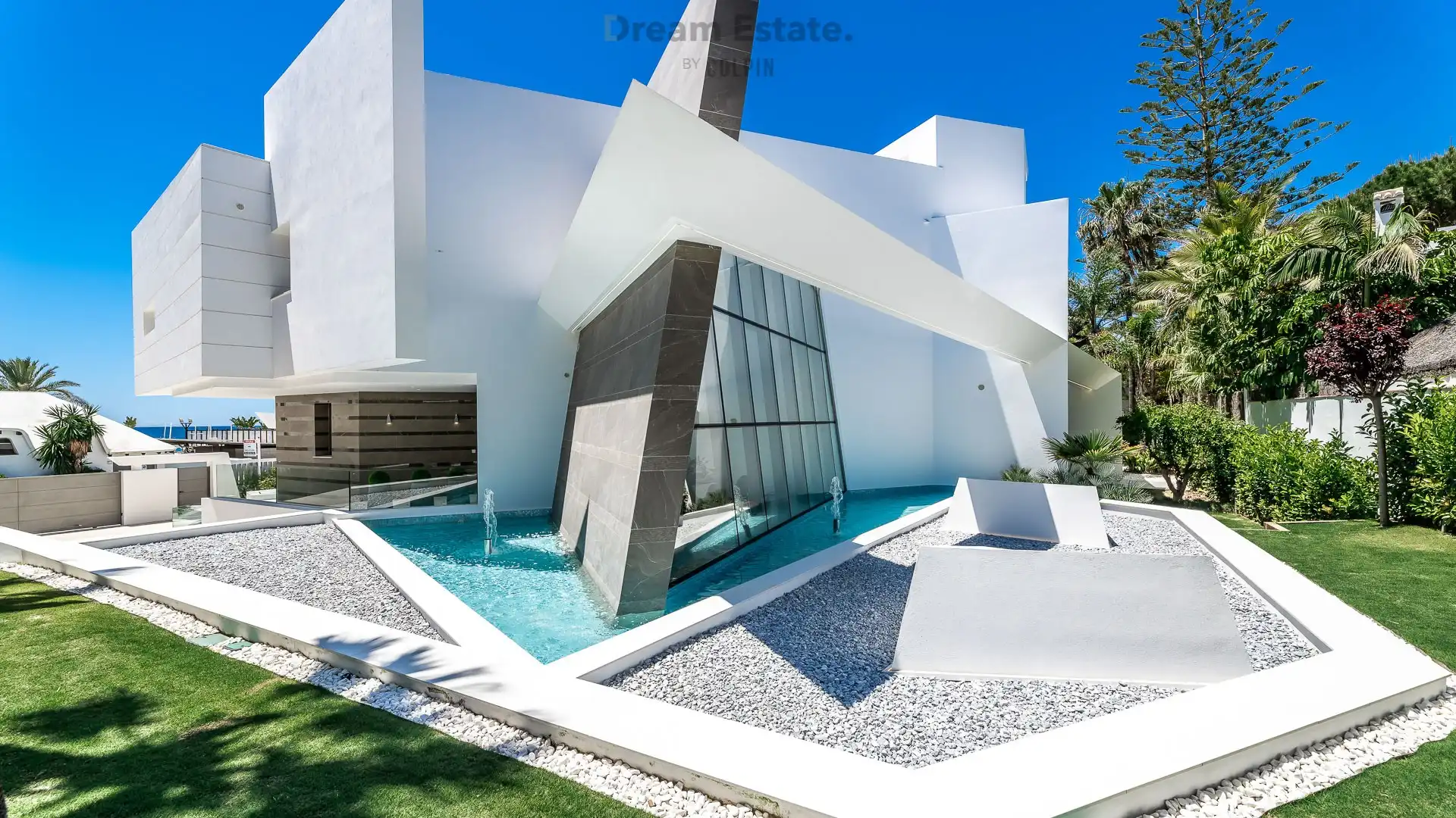 Hypermoderne frontline villa in Los Monteros foto 47