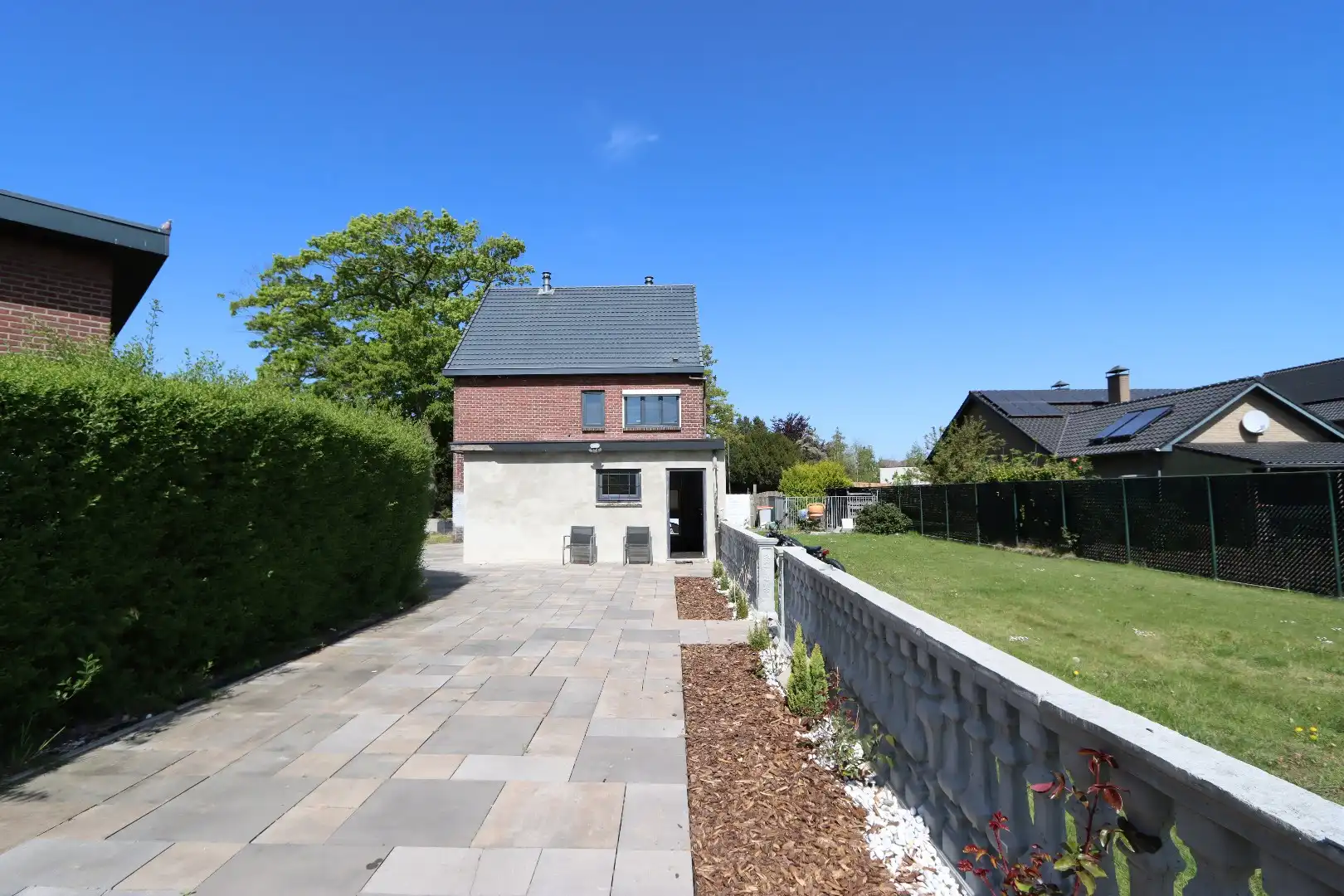 Ruime gezinswoning met bouwgrond foto 18