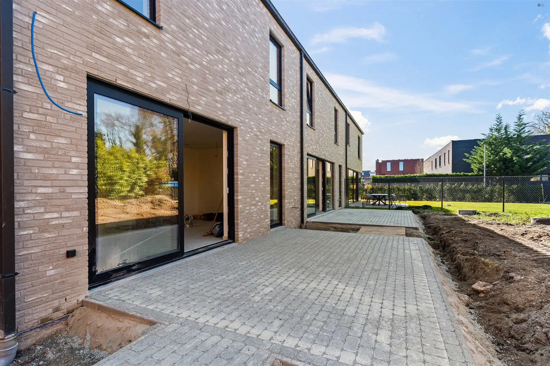 Rustig gelegen HOB met mogelijkheid tot 5 slaapkamers foto 4