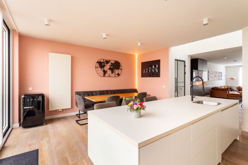 Prachtige instapklare woning met zee van ruimte, ruime tuin!!! foto 8