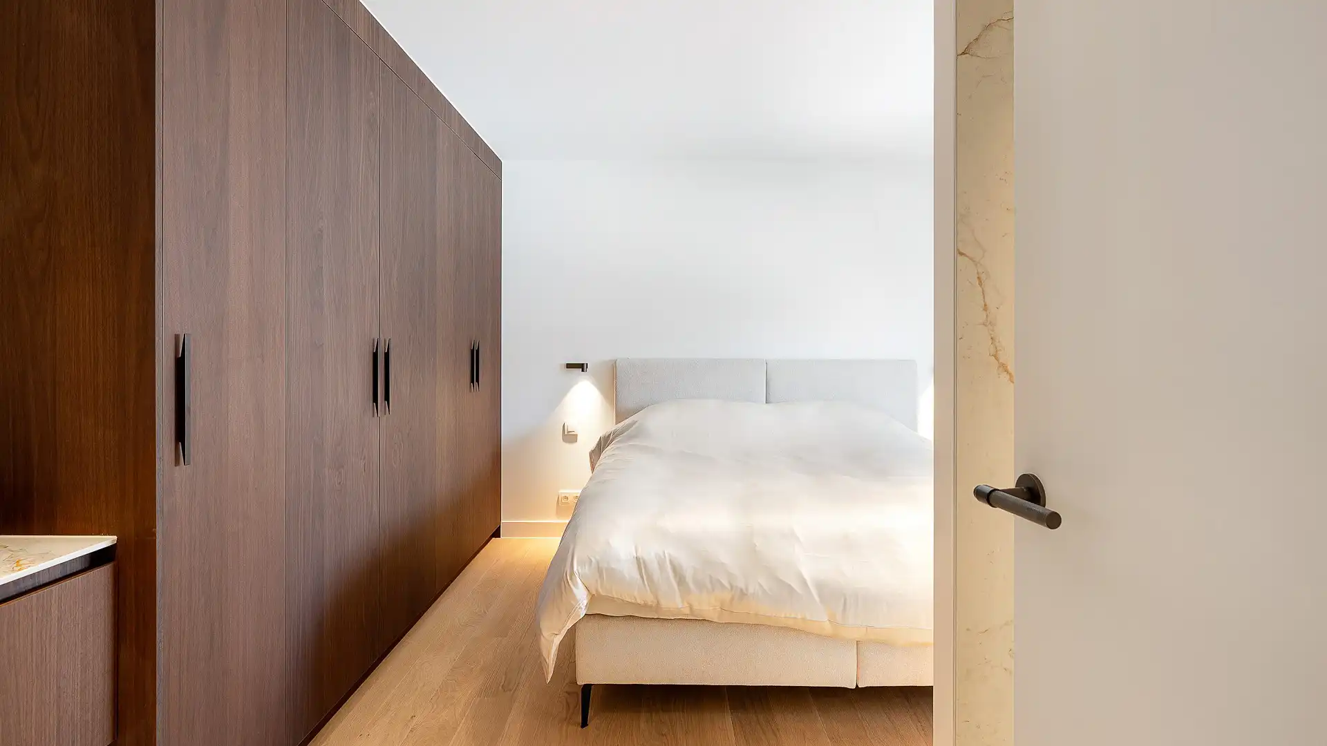 Prachtig gerenoveerd duplex appartement [J. Nellenslaan -Duinbergen]. foto 13