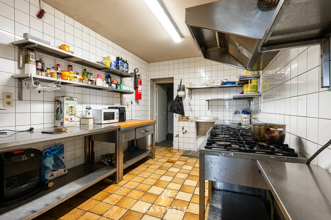 Instapklare opbrengsteigendom met handelsruimte en woonst op toplocatie in Ledeberg foto 5
