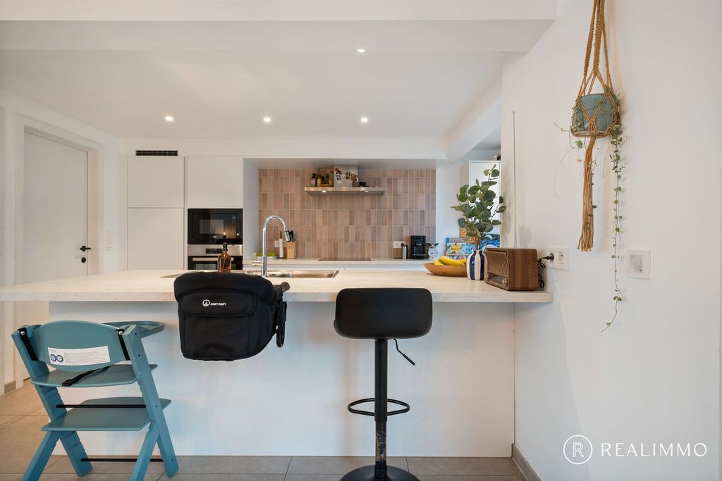 Gerenoveerde woning in rustige straat! foto 5