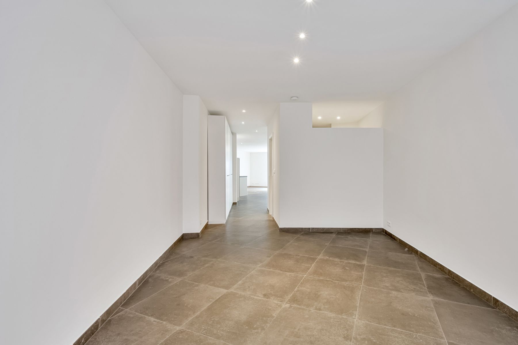 Lichtrijk gelijkvloers appartement met terras op toplocatie! foto 11