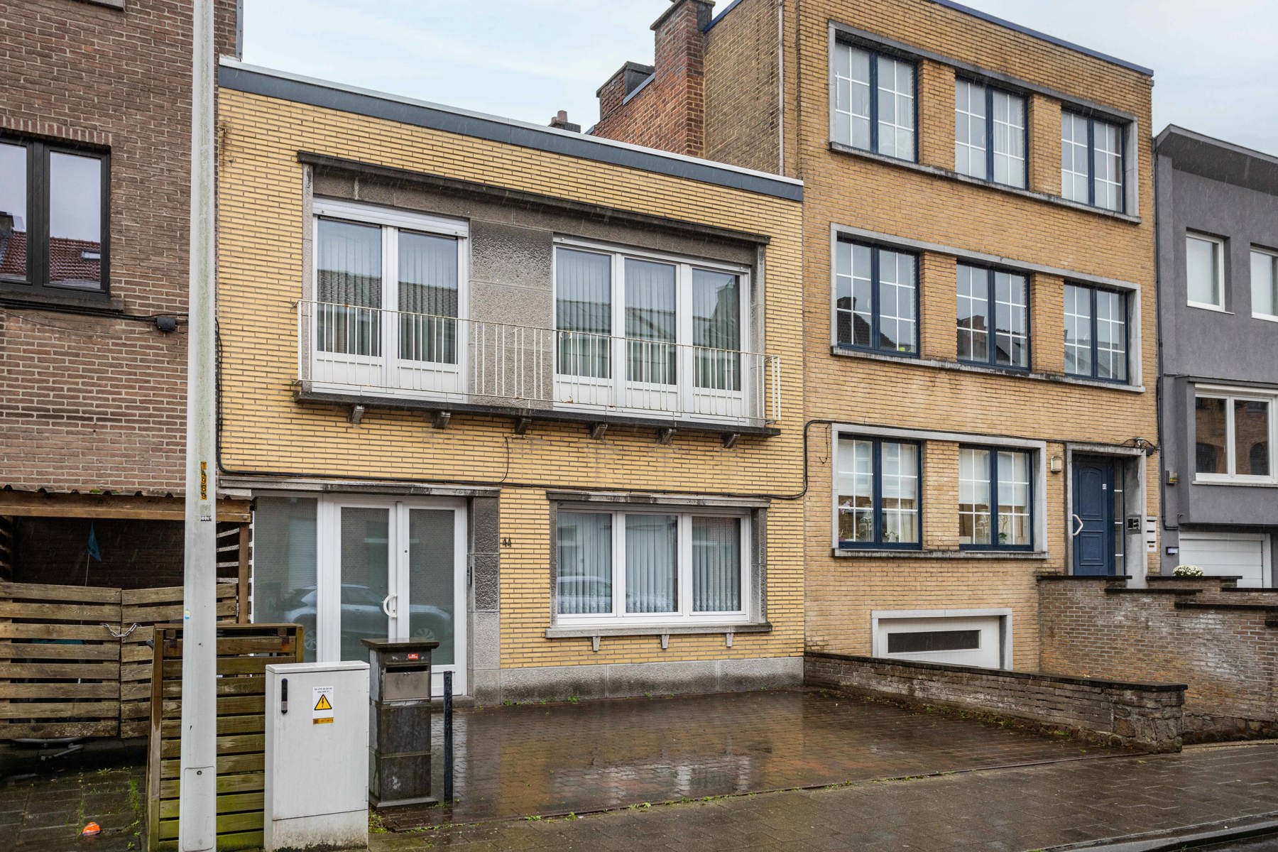 Te koop: solide op te frissen woning met gunstige ligging foto 2